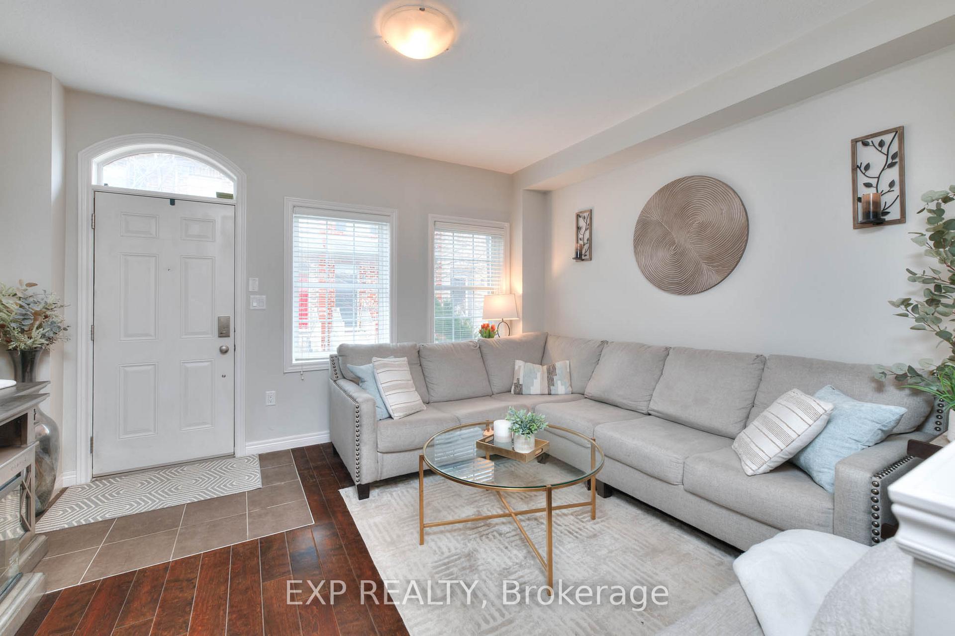 Photo 4 of 6 Hyde Park Mews, Kitchener, Mount Hope Huron Park — HOMEH