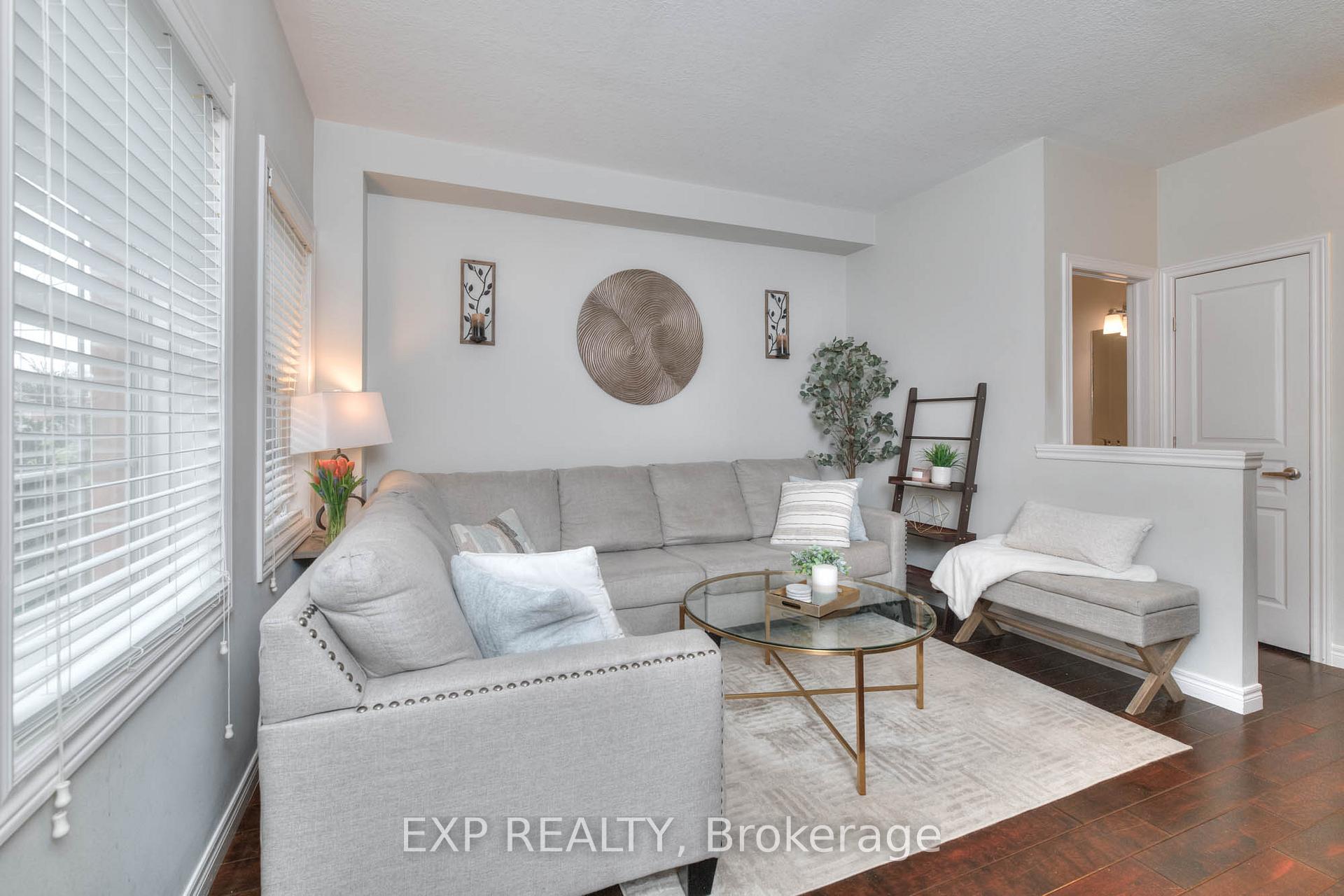 Photo 9 of 6 Hyde Park Mews, Kitchener, Mount Hope Huron Park — HOMEH