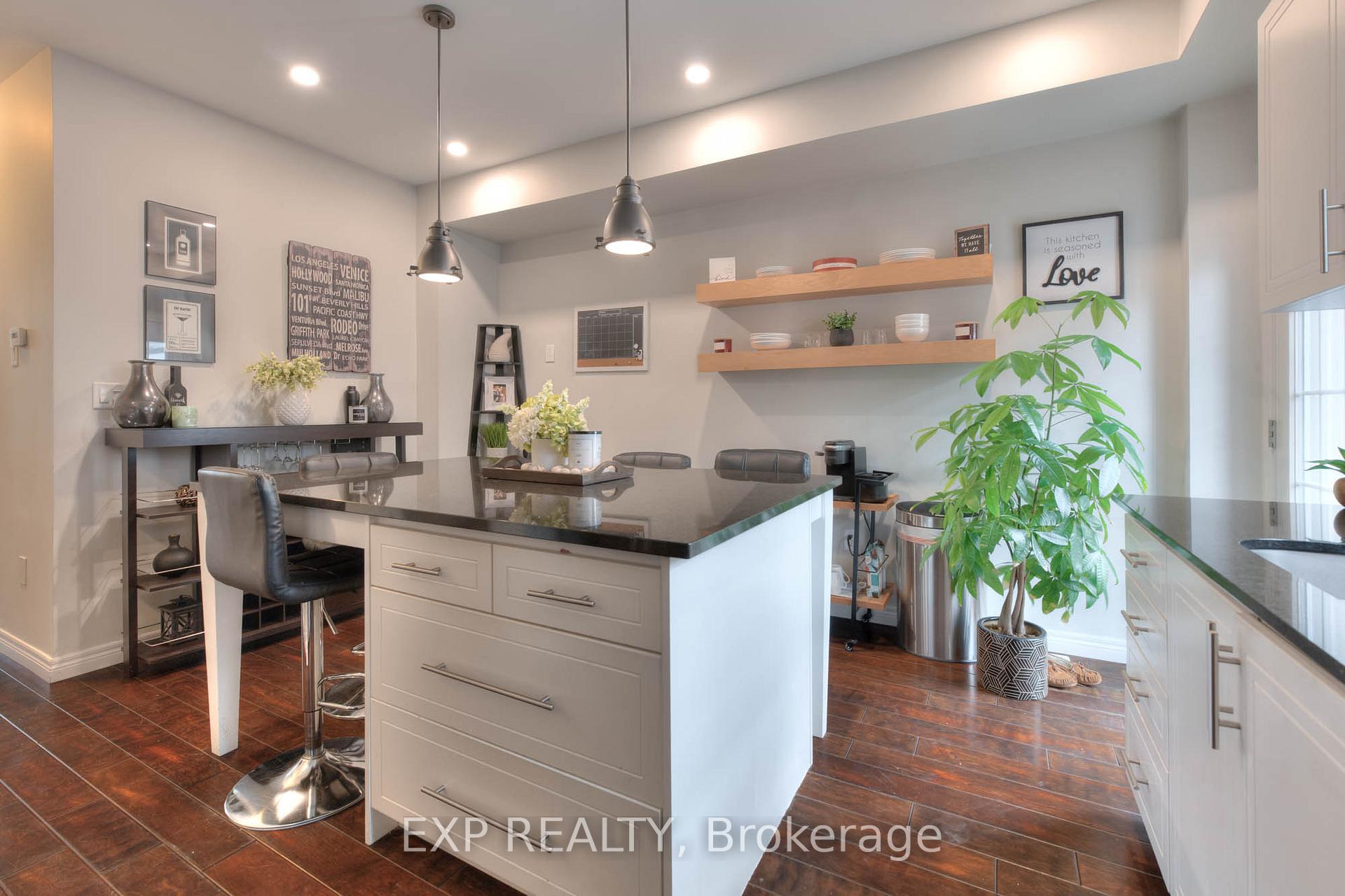 Photo 5 of 6 Hyde Park Mews, Kitchener, Mount Hope Huron Park — HOMEH