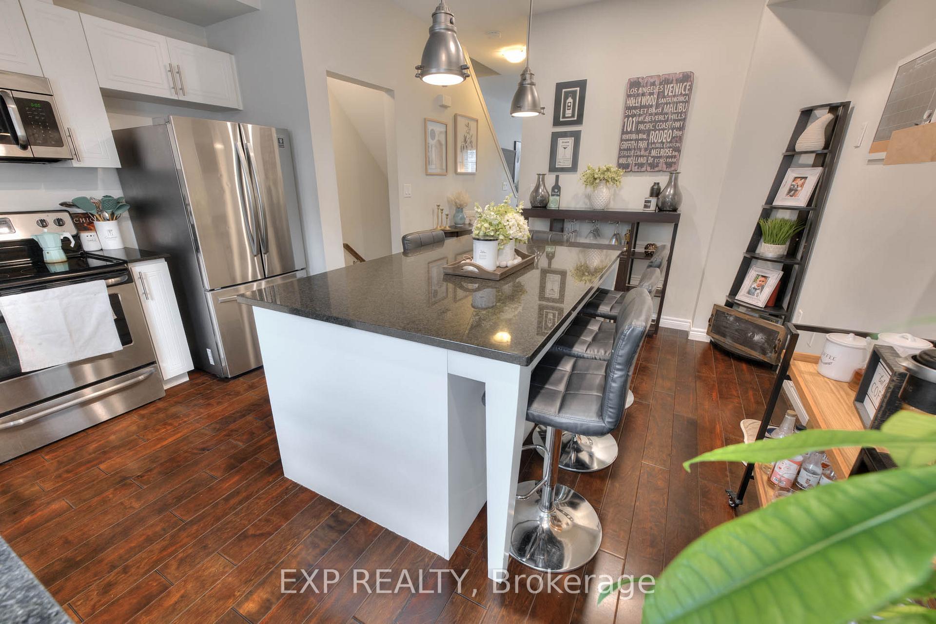 Photo 16 of 6 Hyde Park Mews, Kitchener, Mount Hope Huron Park — HOMEH