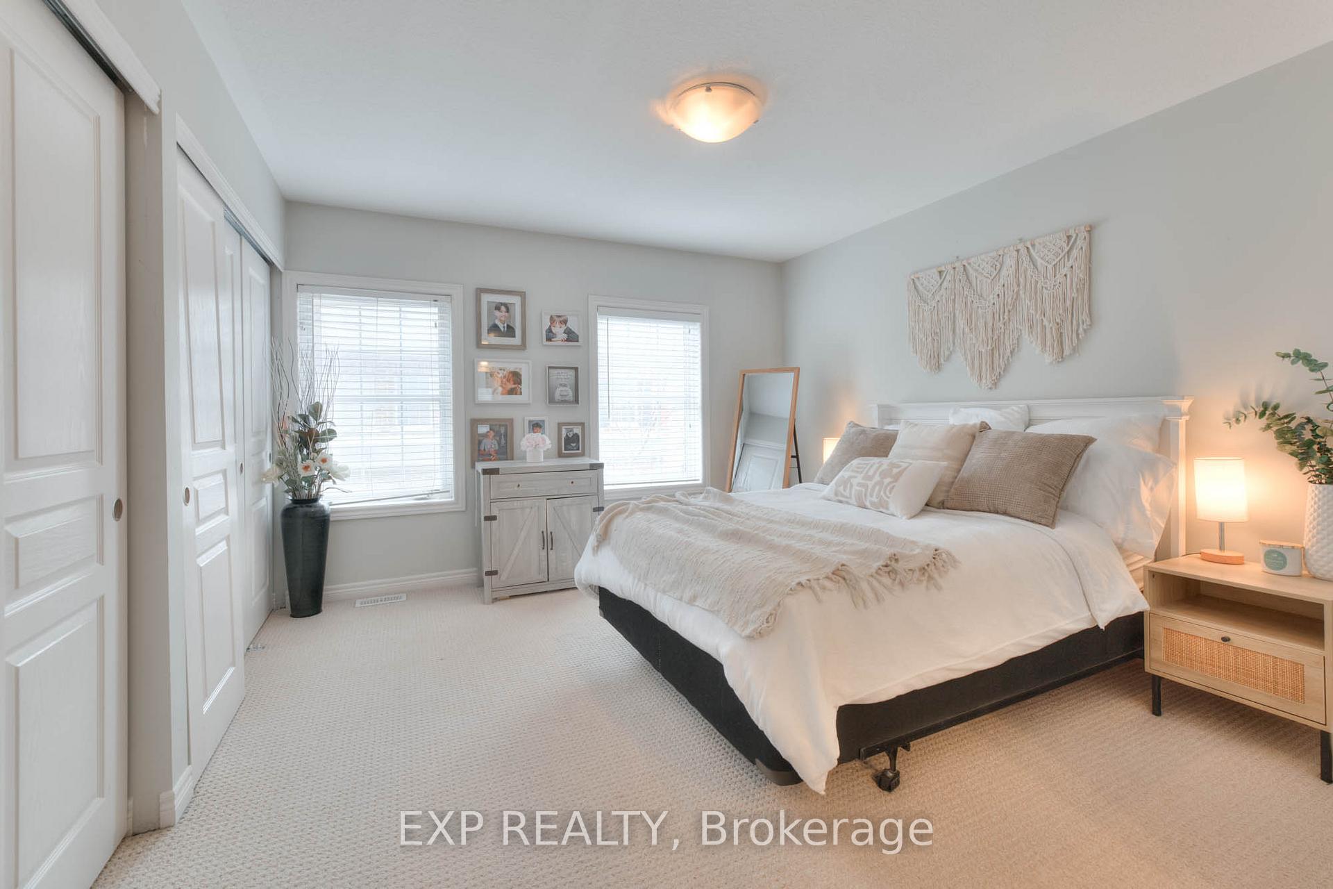 Photo 8 of 6 Hyde Park Mews, Kitchener, Mount Hope Huron Park — HOMEH