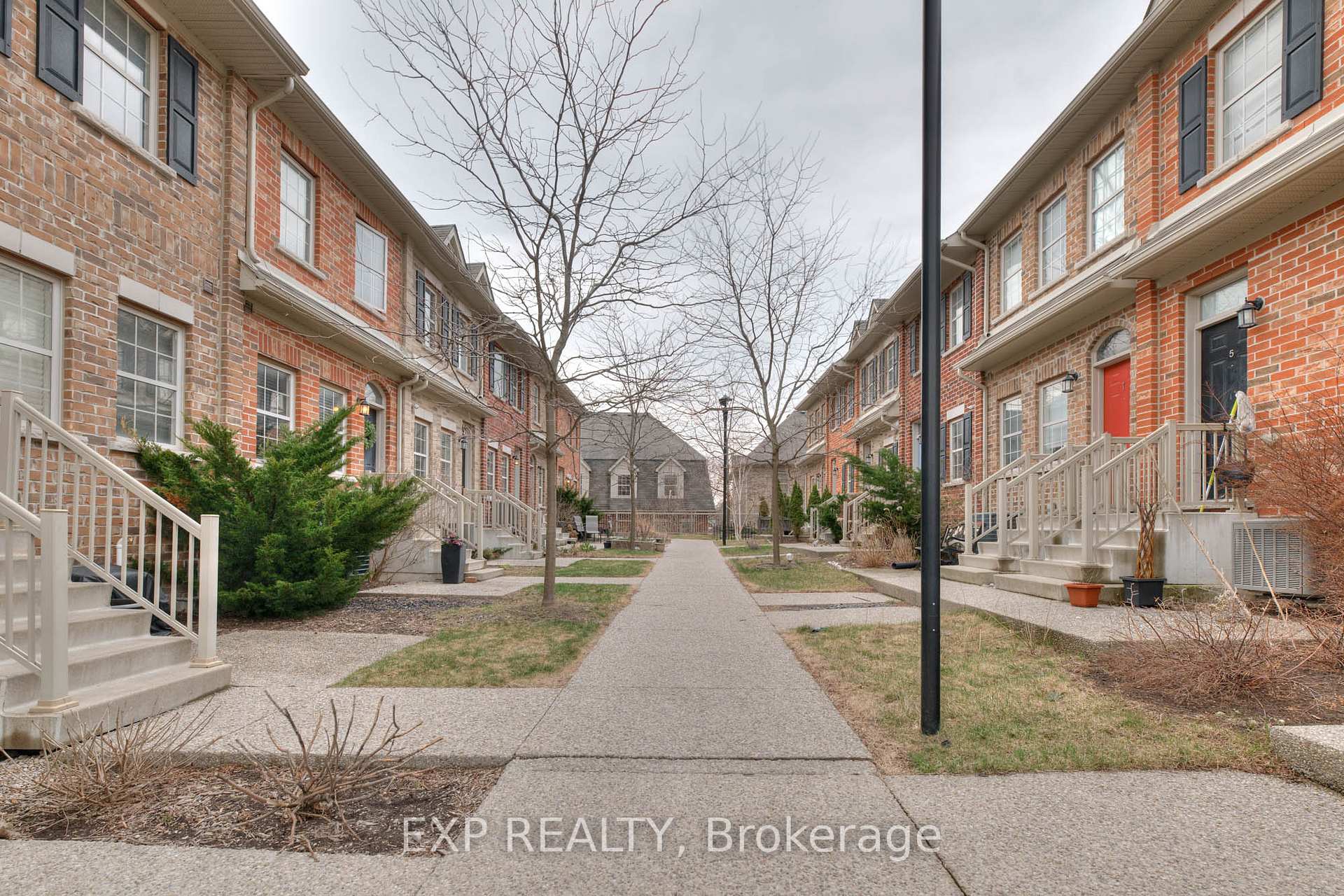 Photo 24 of 6 Hyde Park Mews, Kitchener, Mount Hope Huron Park — HOMEH