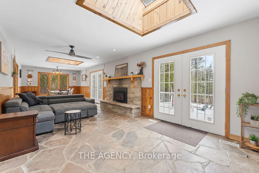 Photo 3 of 570 Silver Birch Drive, Tiny, Rural Tiny — HOMEH