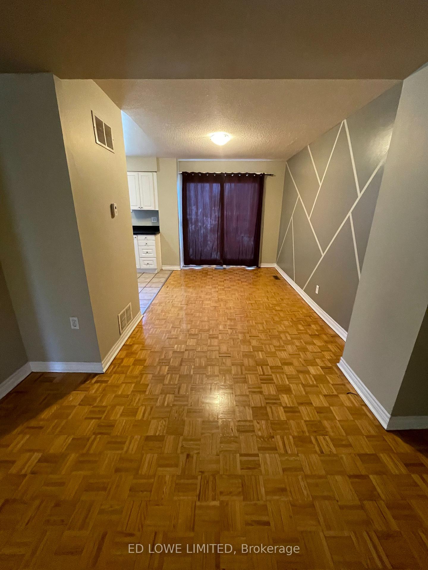 Photo 5 of Unit 5, 275 Blake Street, Barrie, North Shore — HOMEH