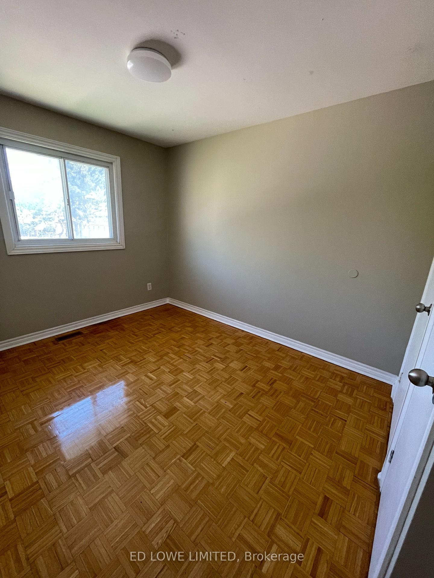 Photo 8 of Unit 5, 275 Blake Street, Barrie, North Shore — HOMEH