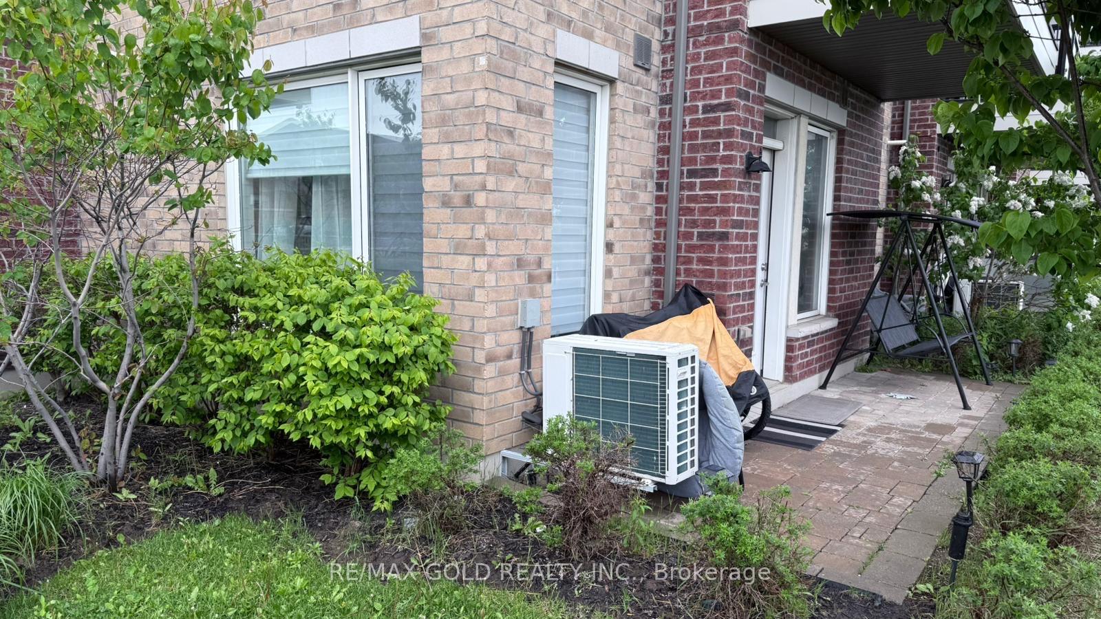 Photo 5 of Unit 111, 54 Sky Harbour Drive, Brampton, Bram West — HOMEH