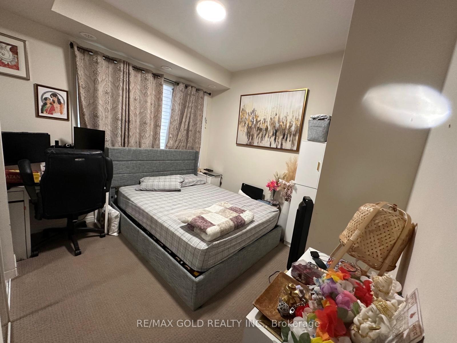 Photo 6 of Unit 111, 54 Sky Harbour Drive, Brampton, Bram West — HOMEH