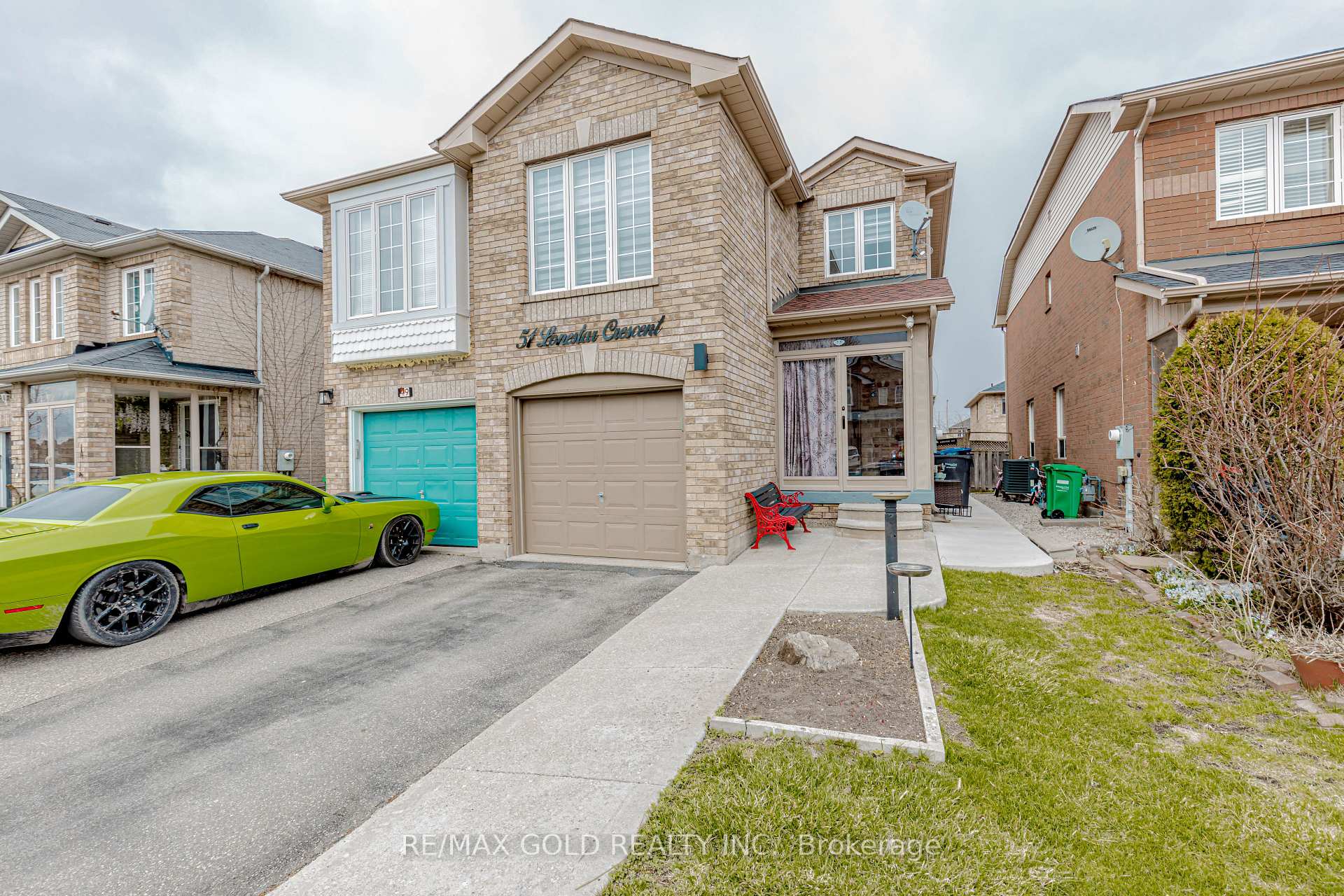 Photo 4 of 51 Lonestar Crescent, Brampton, Fletcher's Meadow — HOMEH