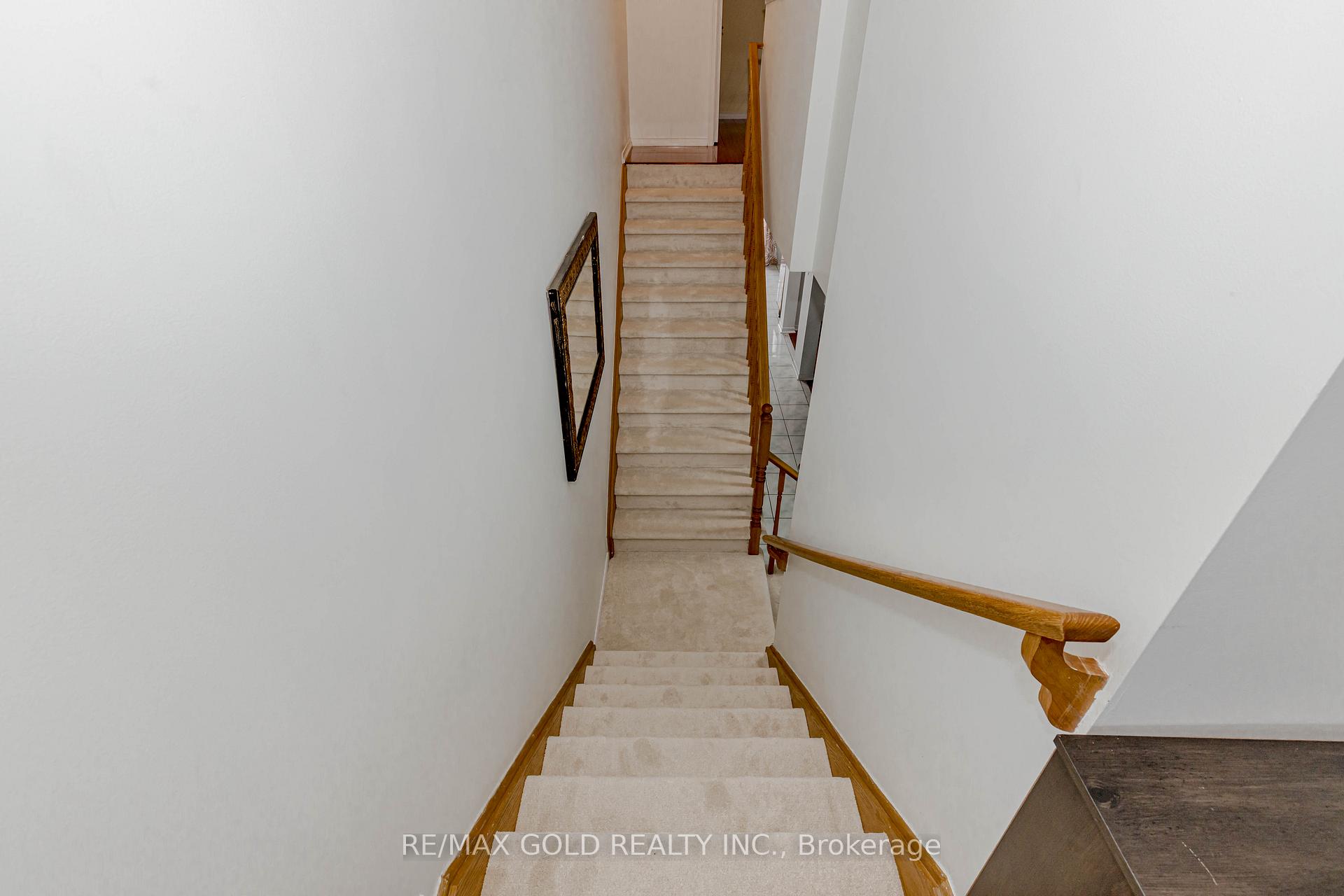 Photo 10 of 51 Lonestar Crescent, Brampton, Fletcher's Meadow — HOMEH