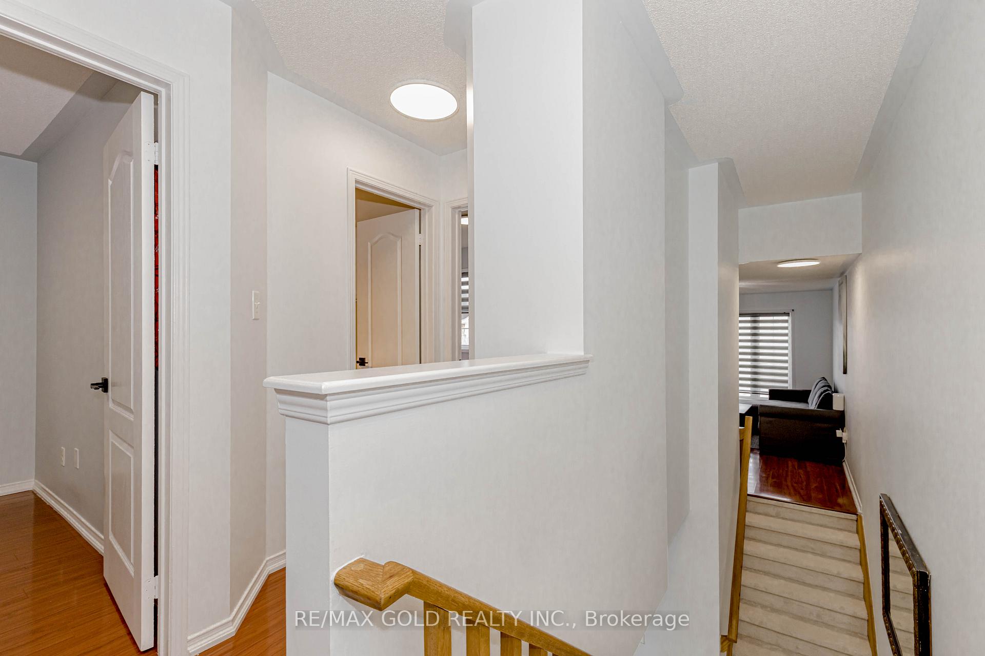 Photo 37 of 51 Lonestar Crescent, Brampton, Fletcher's Meadow — HOMEH