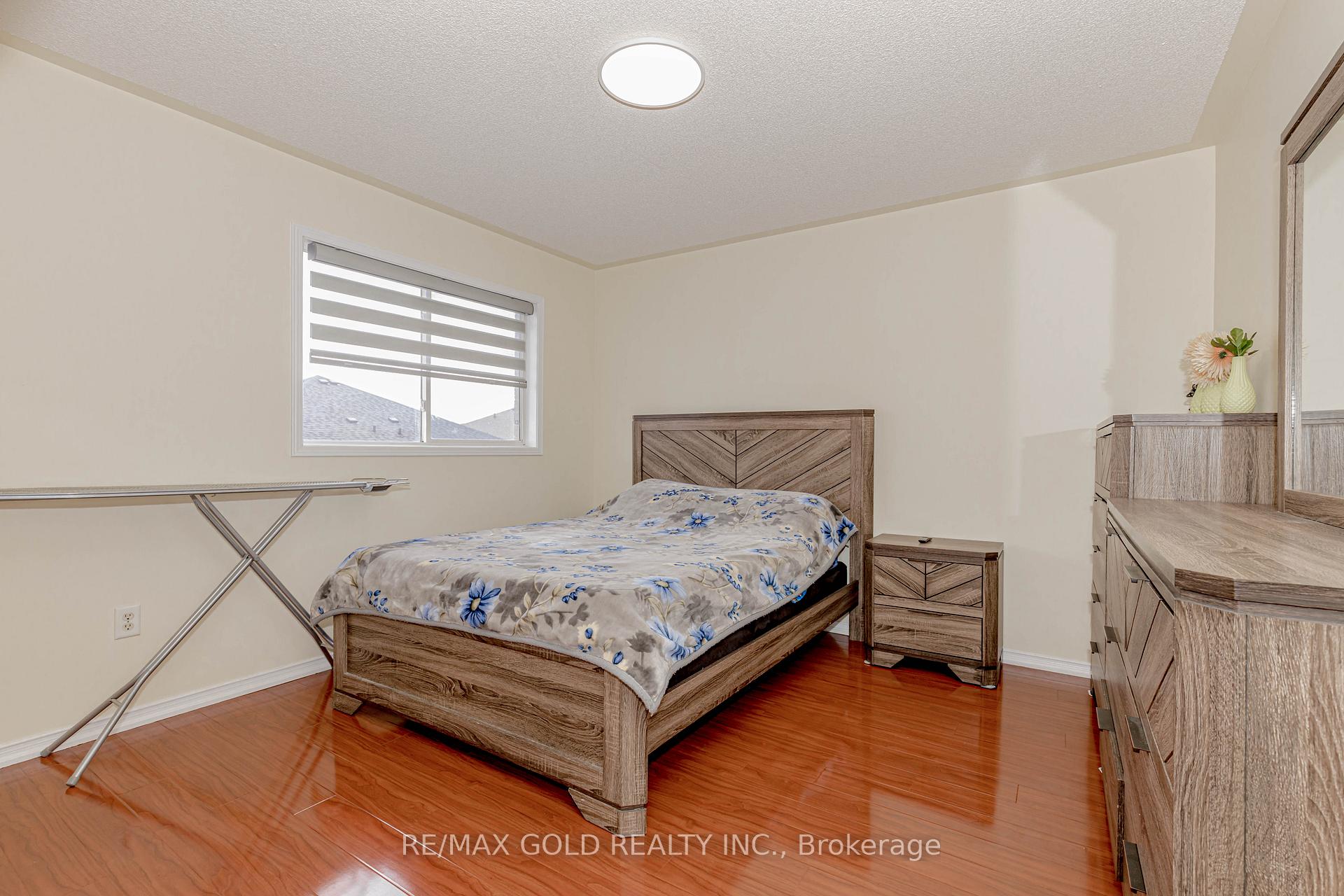 Photo 26 of 51 Lonestar Crescent, Brampton, Fletcher's Meadow — HOMEH