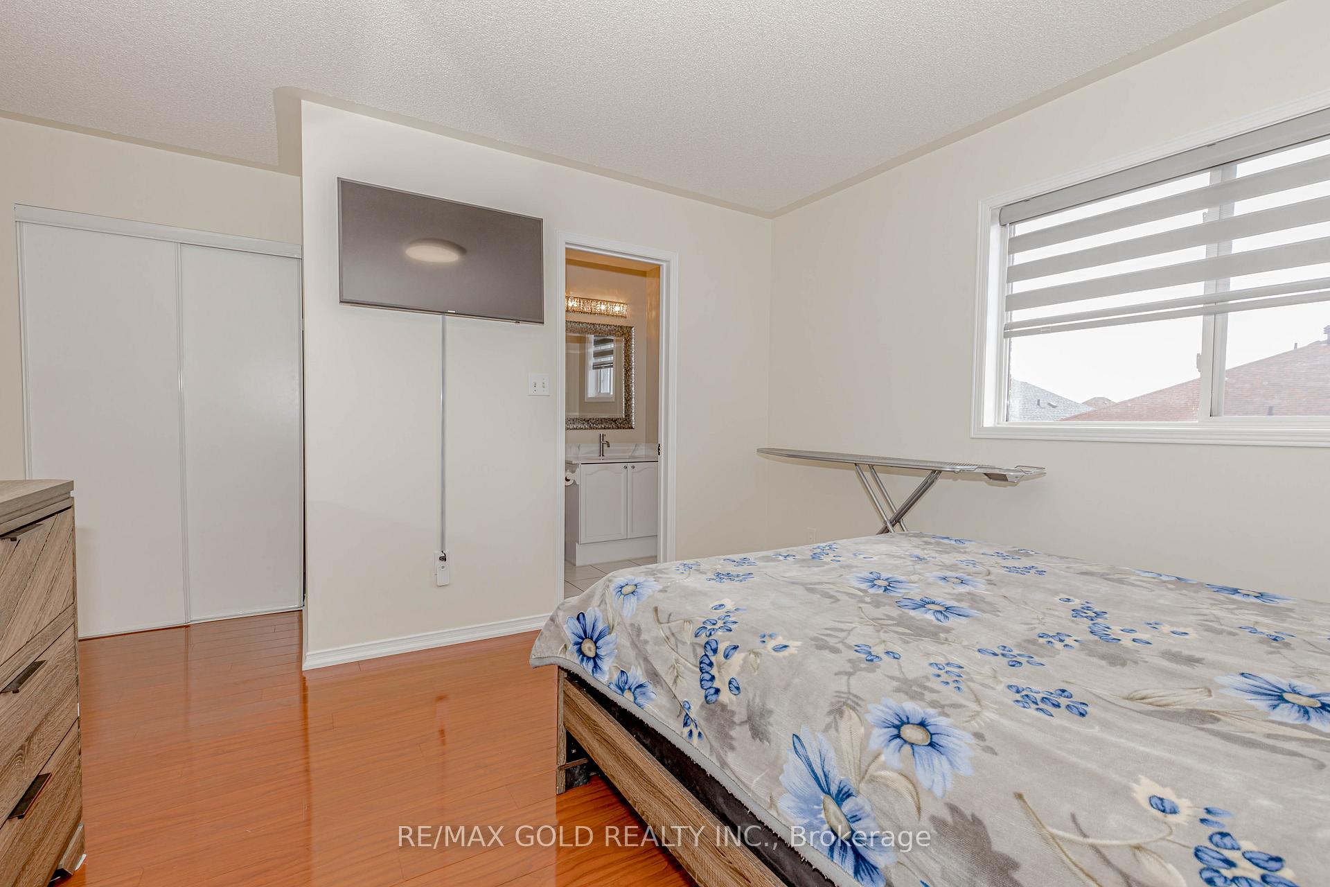 Photo 41 of 51 Lonestar Crescent, Brampton, Fletcher's Meadow — HOMEH