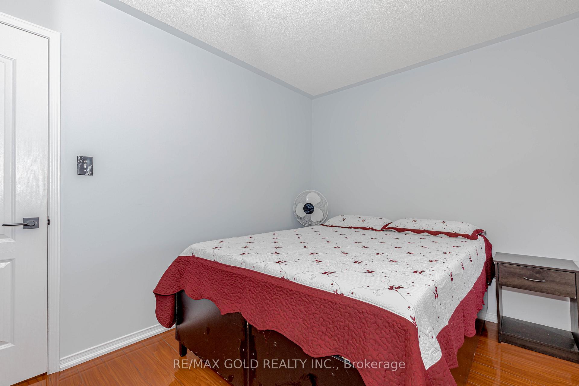 Photo 36 of 51 Lonestar Crescent, Brampton, Fletcher's Meadow — HOMEH