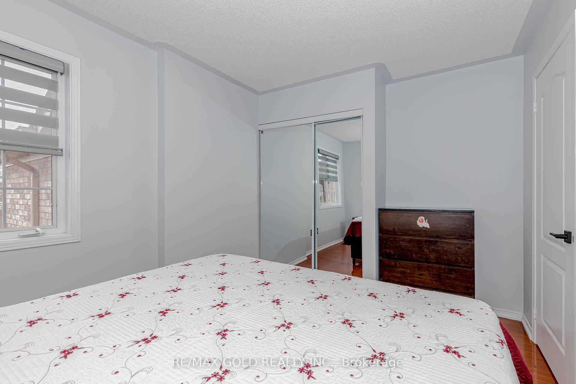 Photo 33 of 51 Lonestar Crescent, Brampton, Fletcher's Meadow — HOMEH