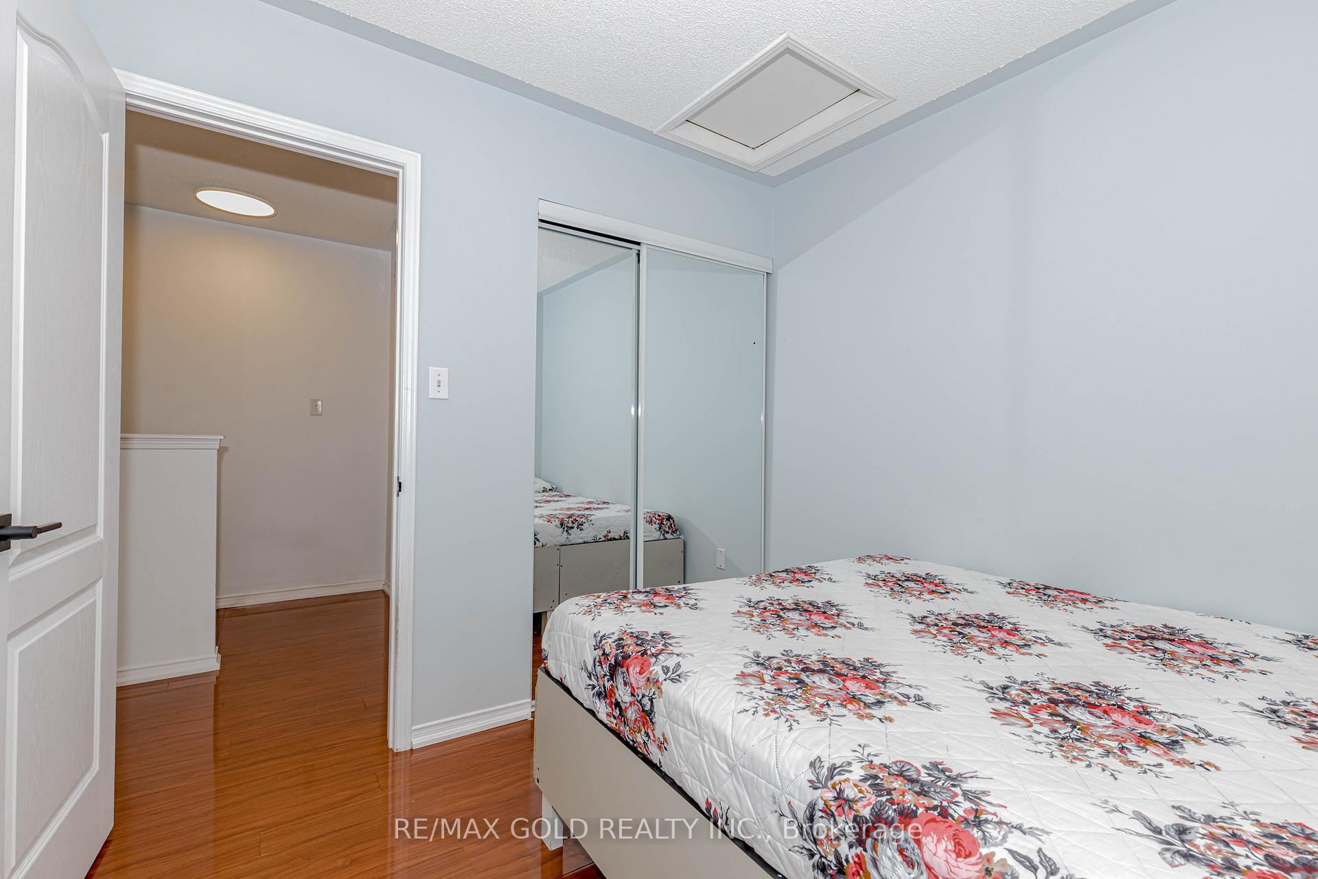 Photo 42 of 51 Lonestar Crescent, Brampton, Fletcher's Meadow — HOMEH