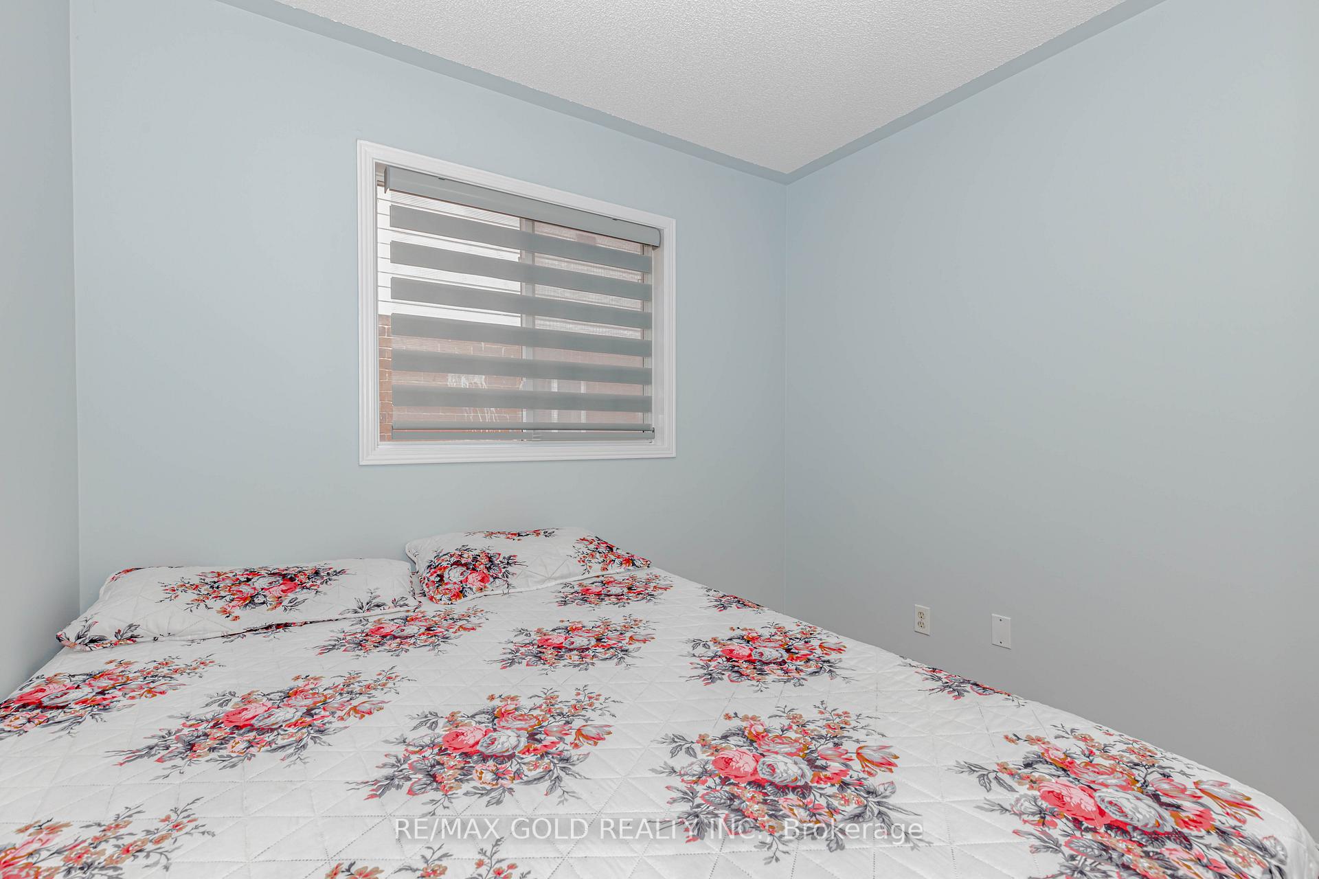 Photo 39 of 51 Lonestar Crescent, Brampton, Fletcher's Meadow — HOMEH