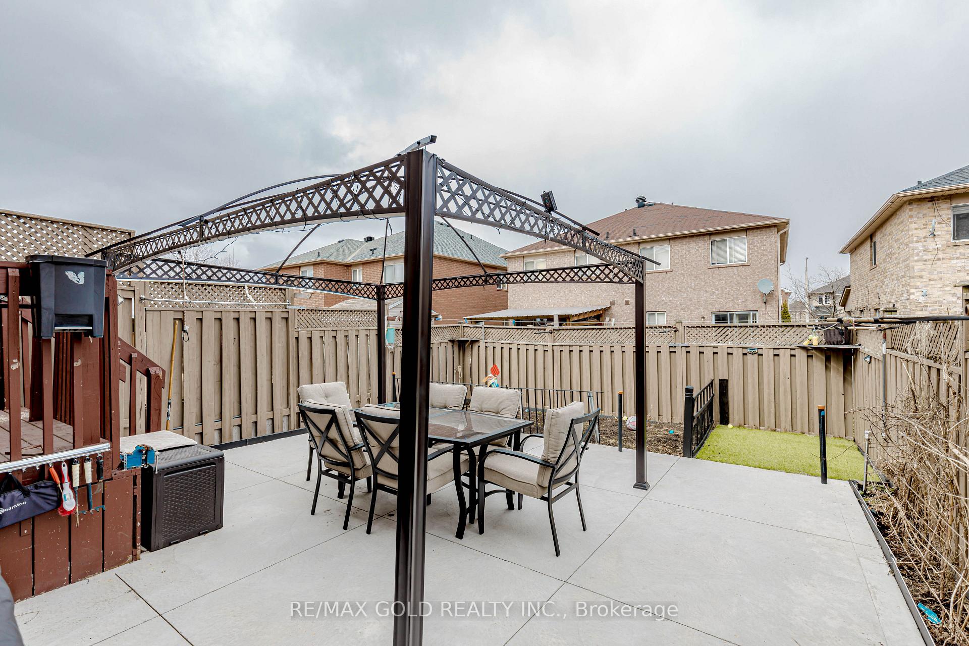Photo 31 of 51 Lonestar Crescent, Brampton, Fletcher's Meadow — HOMEH