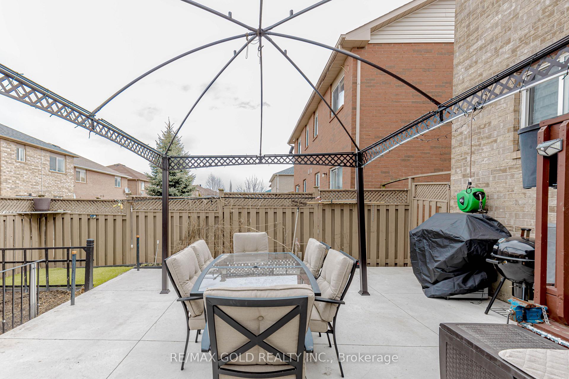 Photo 24 of 51 Lonestar Crescent, Brampton, Fletcher's Meadow — HOMEH