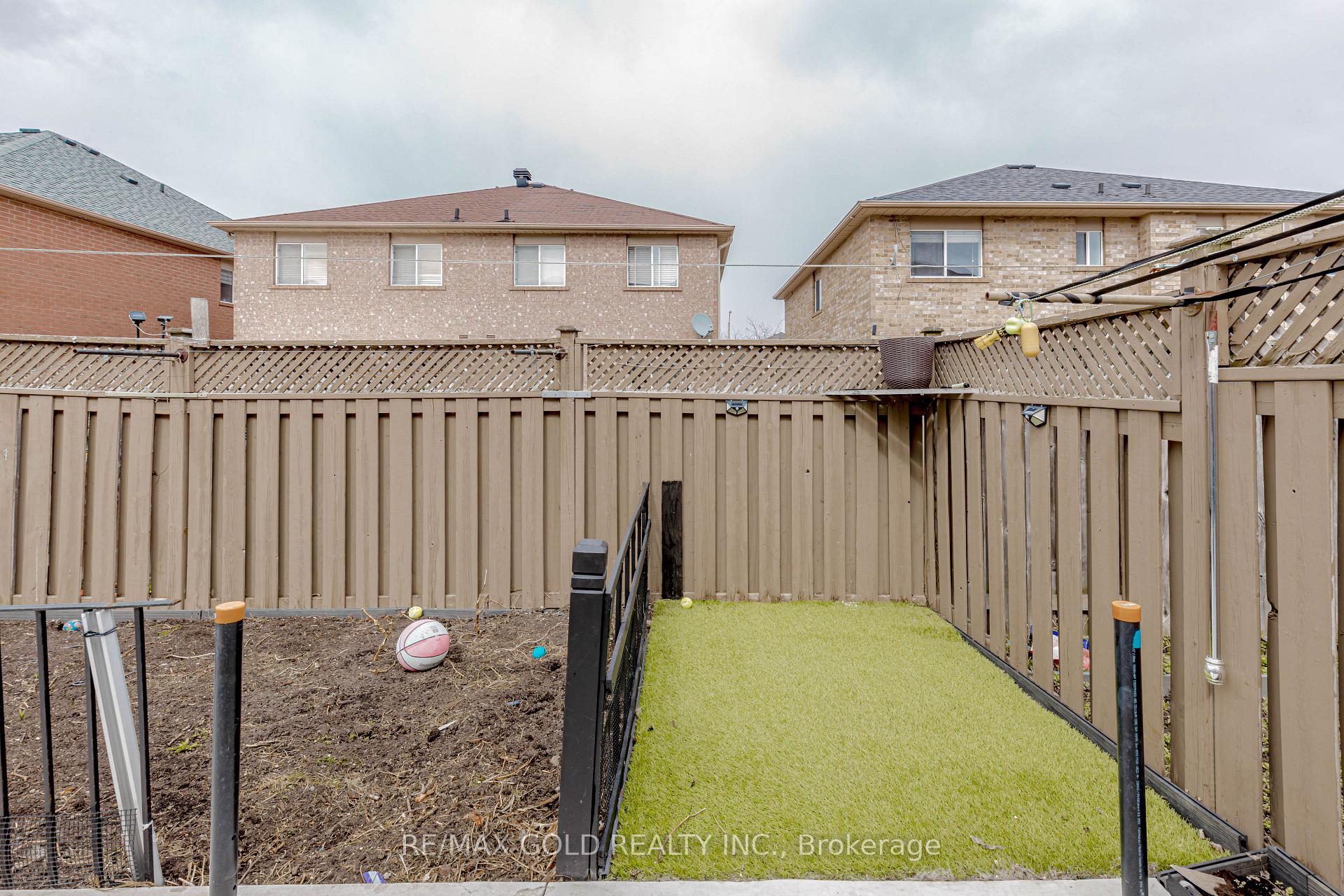 Photo 50 of 51 Lonestar Crescent, Brampton, Fletcher's Meadow — HOMEH