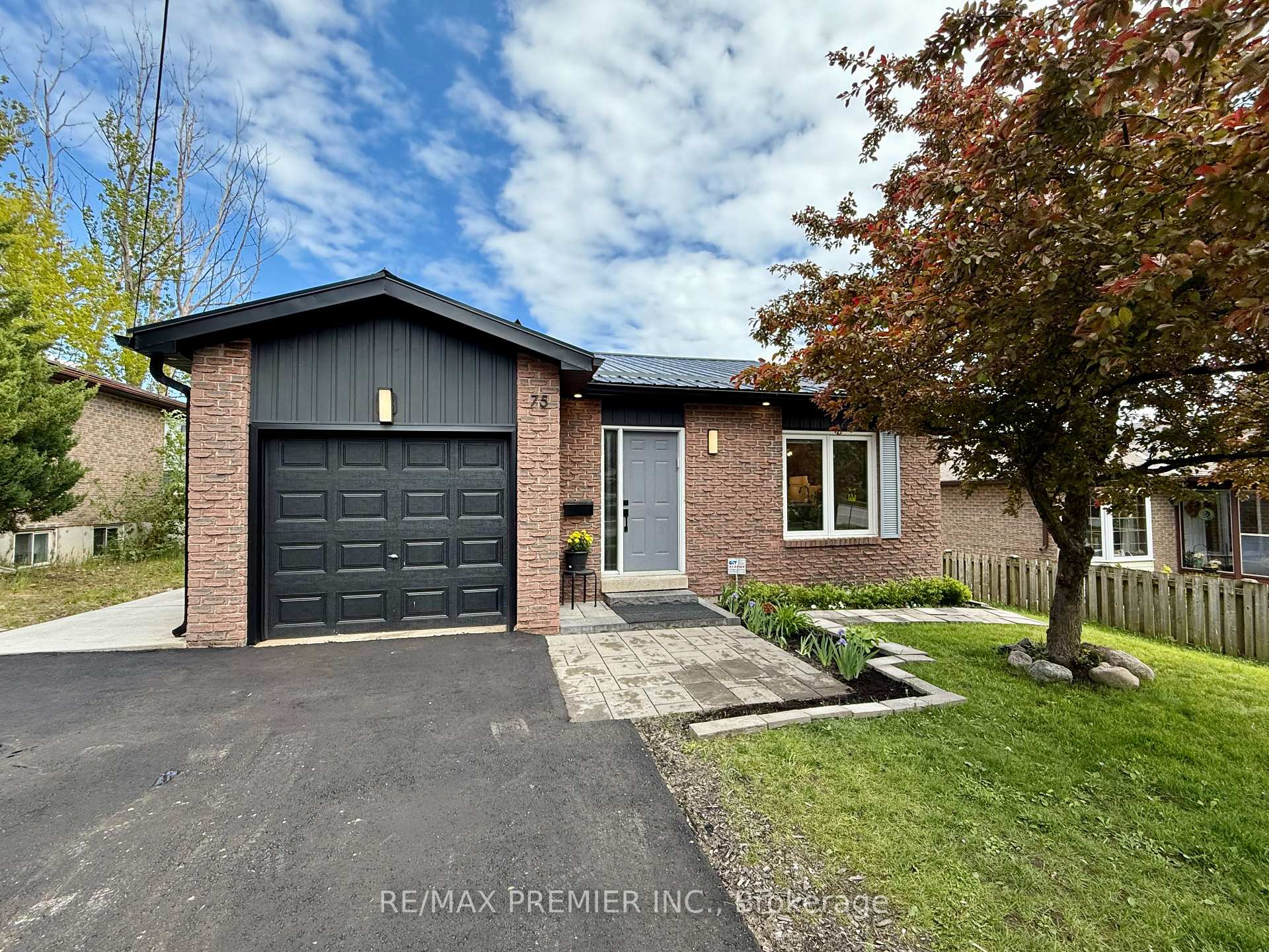 Photo 1 of 75 Fox Run, Barrie, Letitia Heights — HOMEH