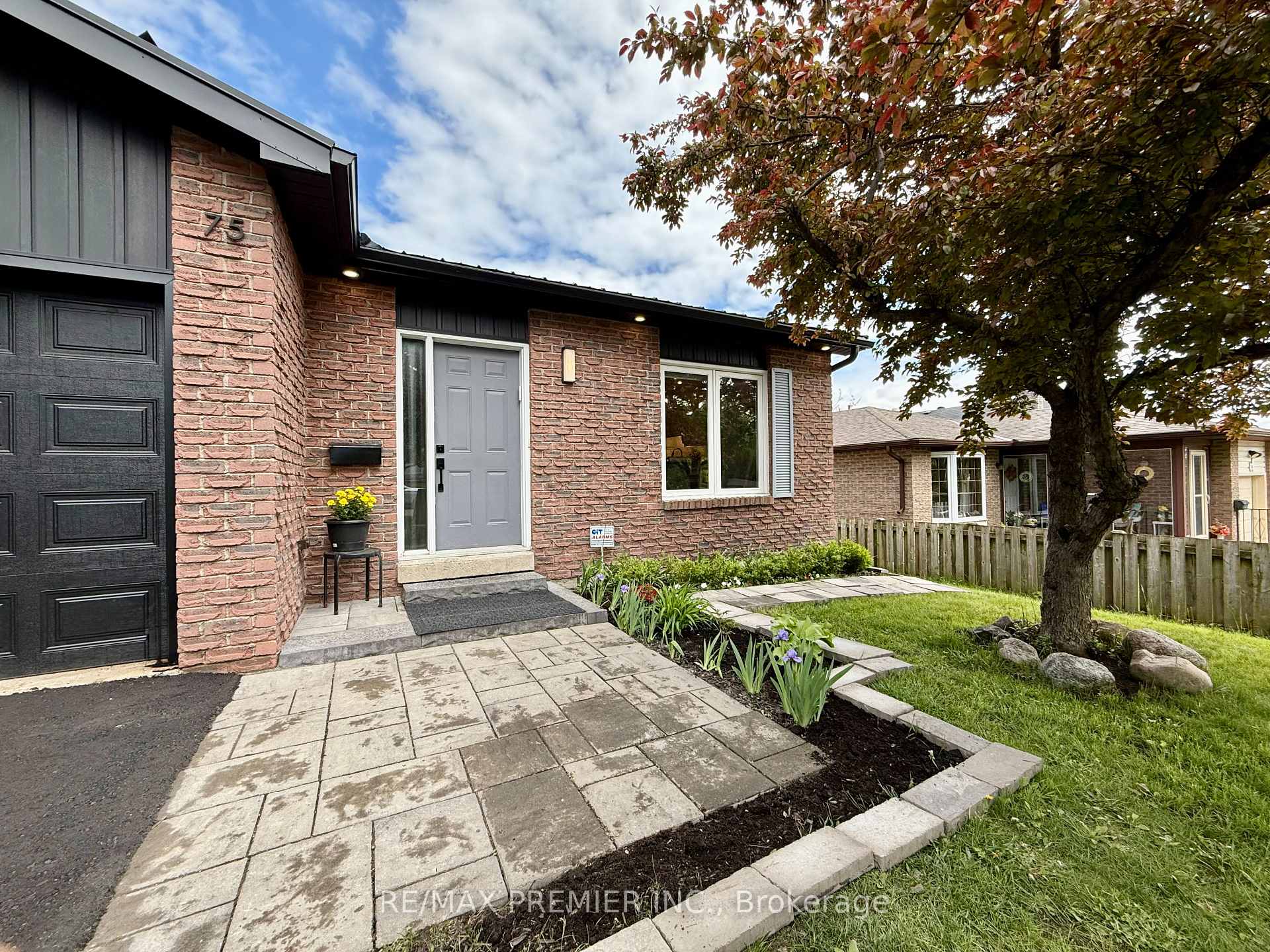 Photo 32 of 75 Fox Run, Barrie, Letitia Heights — HOMEH