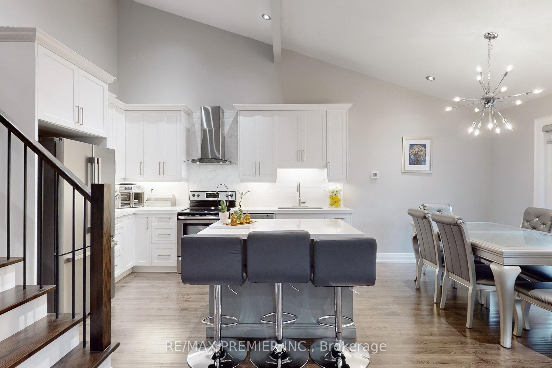 Photo 6 of 75 Fox Run, Barrie, Letitia Heights — HOMEH