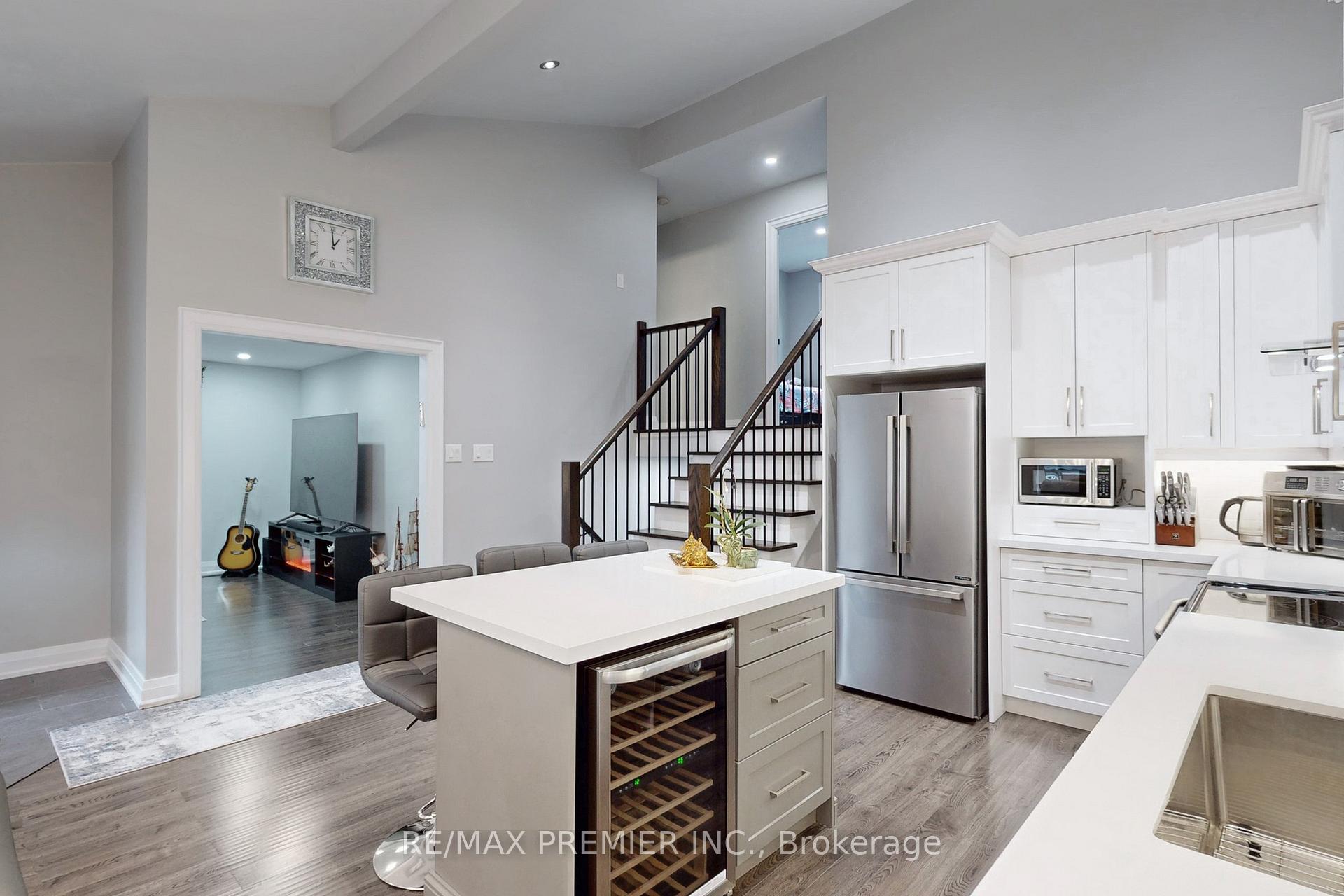 Photo 24 of 75 Fox Run, Barrie, Letitia Heights — HOMEH