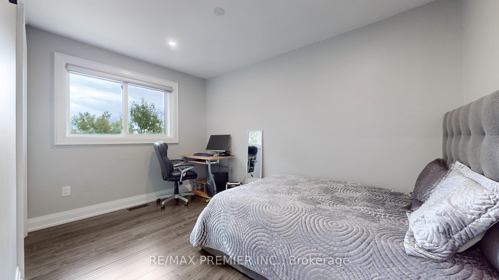 Photo 16 of 75 Fox Run, Barrie, Letitia Heights — HOMEH