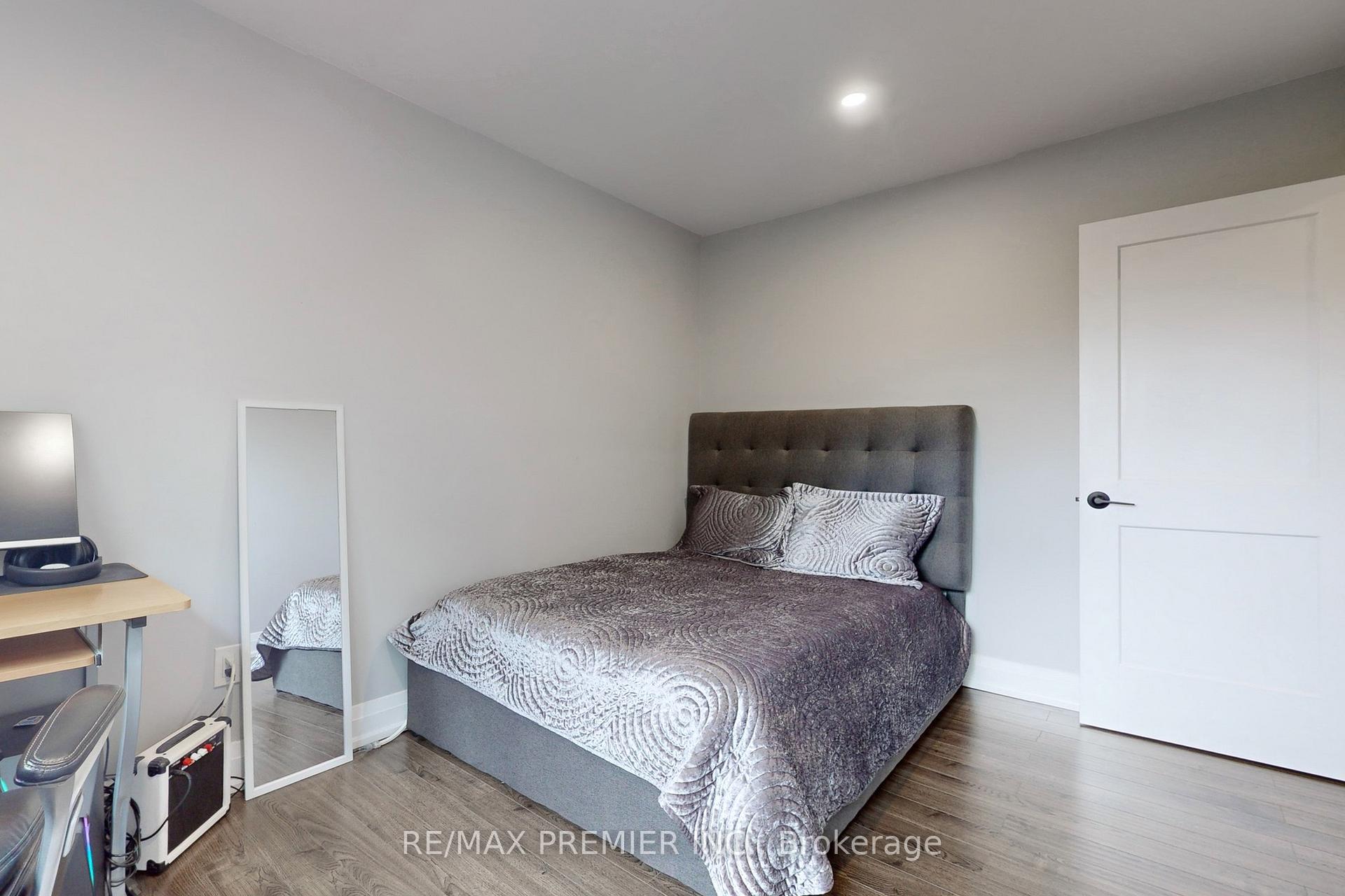 Photo 33 of 75 Fox Run, Barrie, Letitia Heights — HOMEH