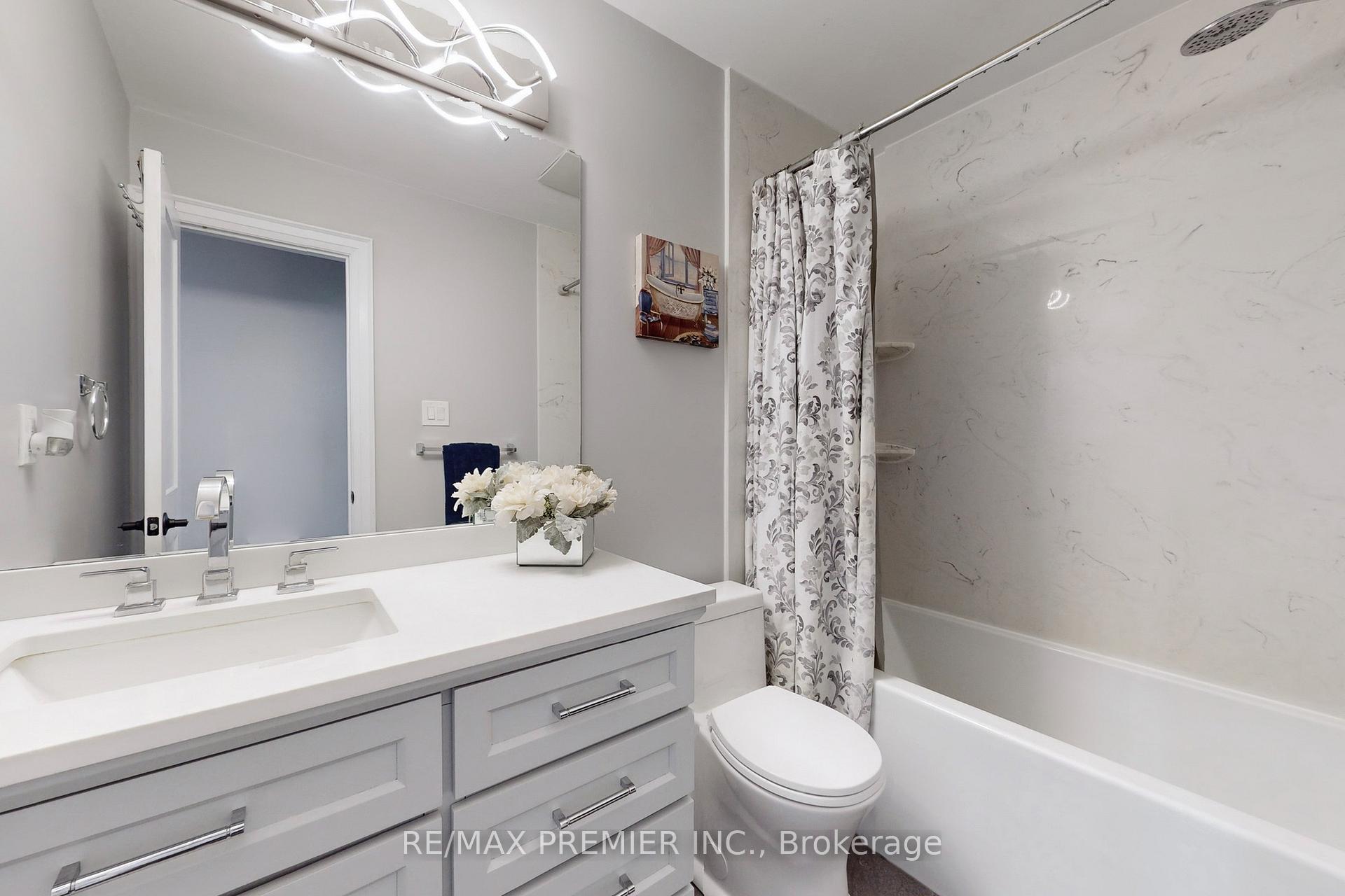 Photo 23 of 75 Fox Run, Barrie, Letitia Heights — HOMEH