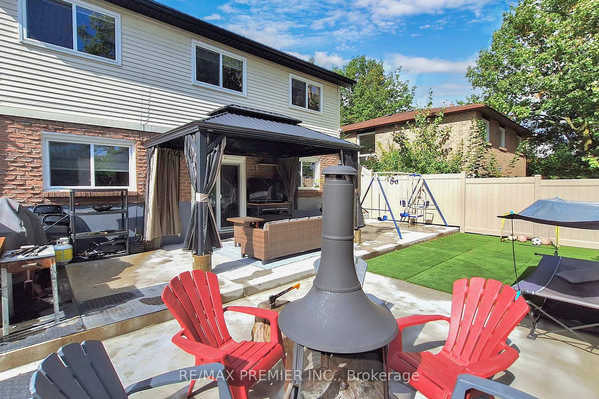 Photo 41 of 75 Fox Run, Barrie, Letitia Heights — HOMEH
