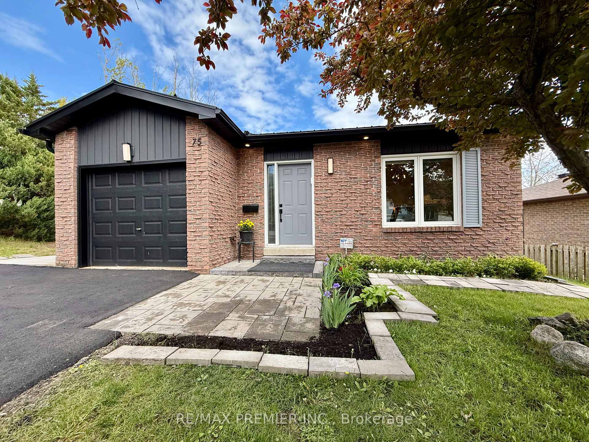 Photo 50 of 75 Fox Run, Barrie, Letitia Heights — HOMEH
