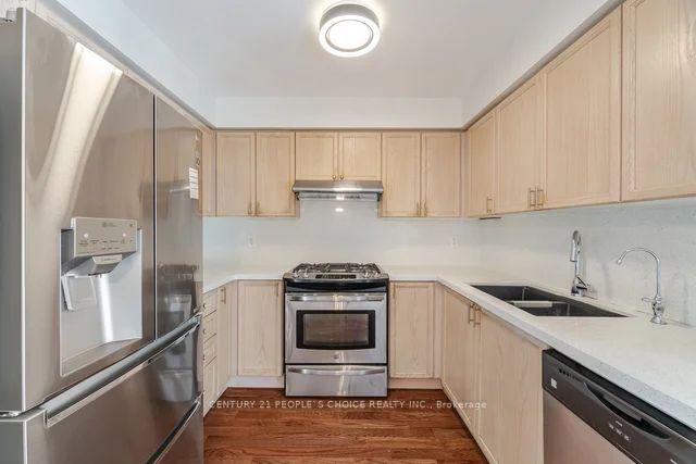 Photo 12 of 92 Kirkland Place, Whitby, Williamsburg — HOMEH
