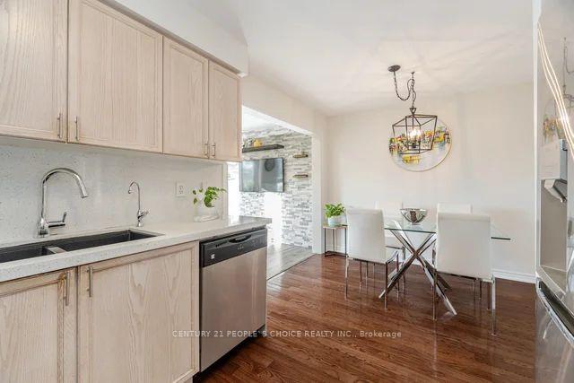 Photo 13 of 92 Kirkland Place, Whitby, Williamsburg — HOMEH