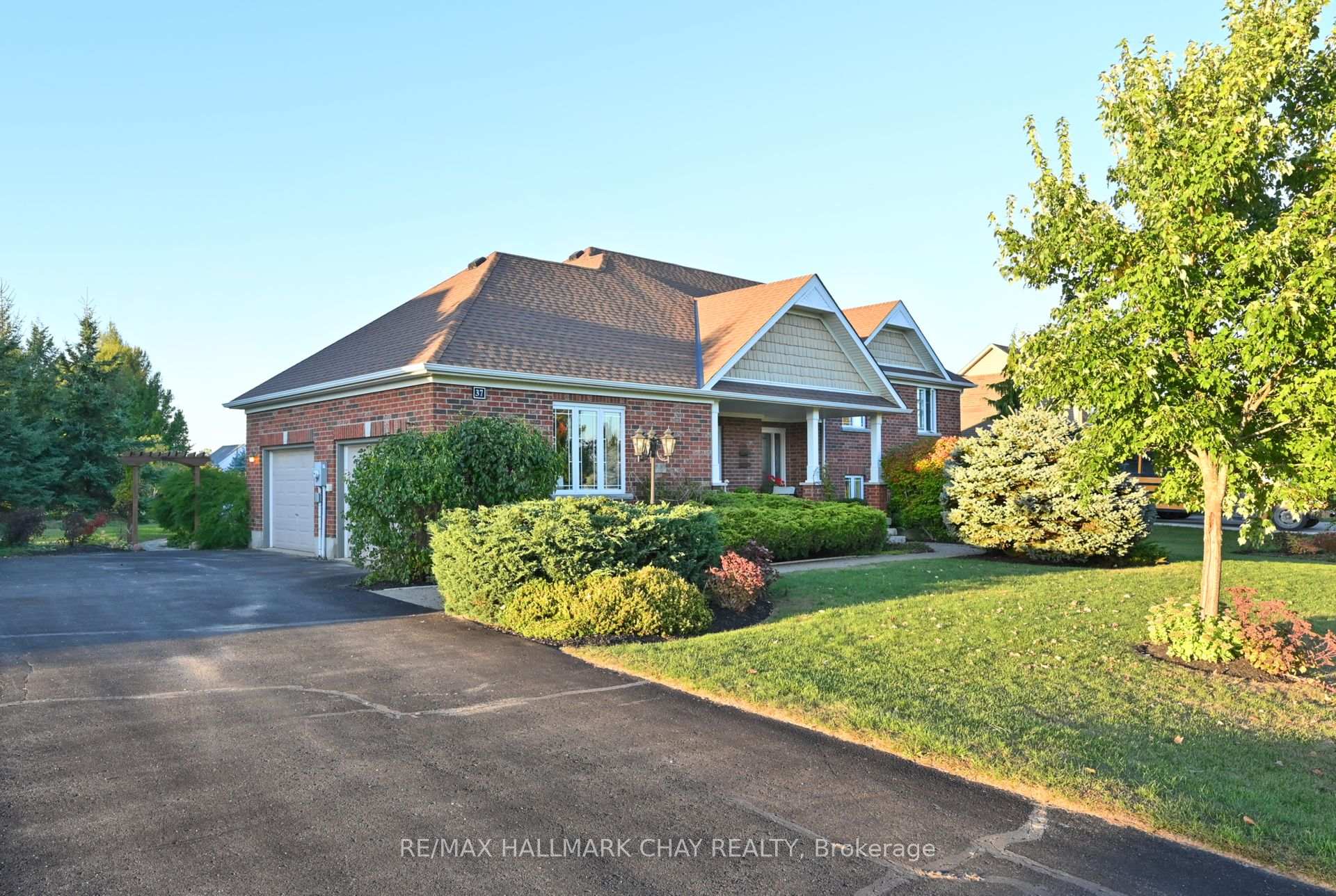 Photo 3 of 37 Somerville Crescent, Mulmur, Rural Mulmur — HOMEH