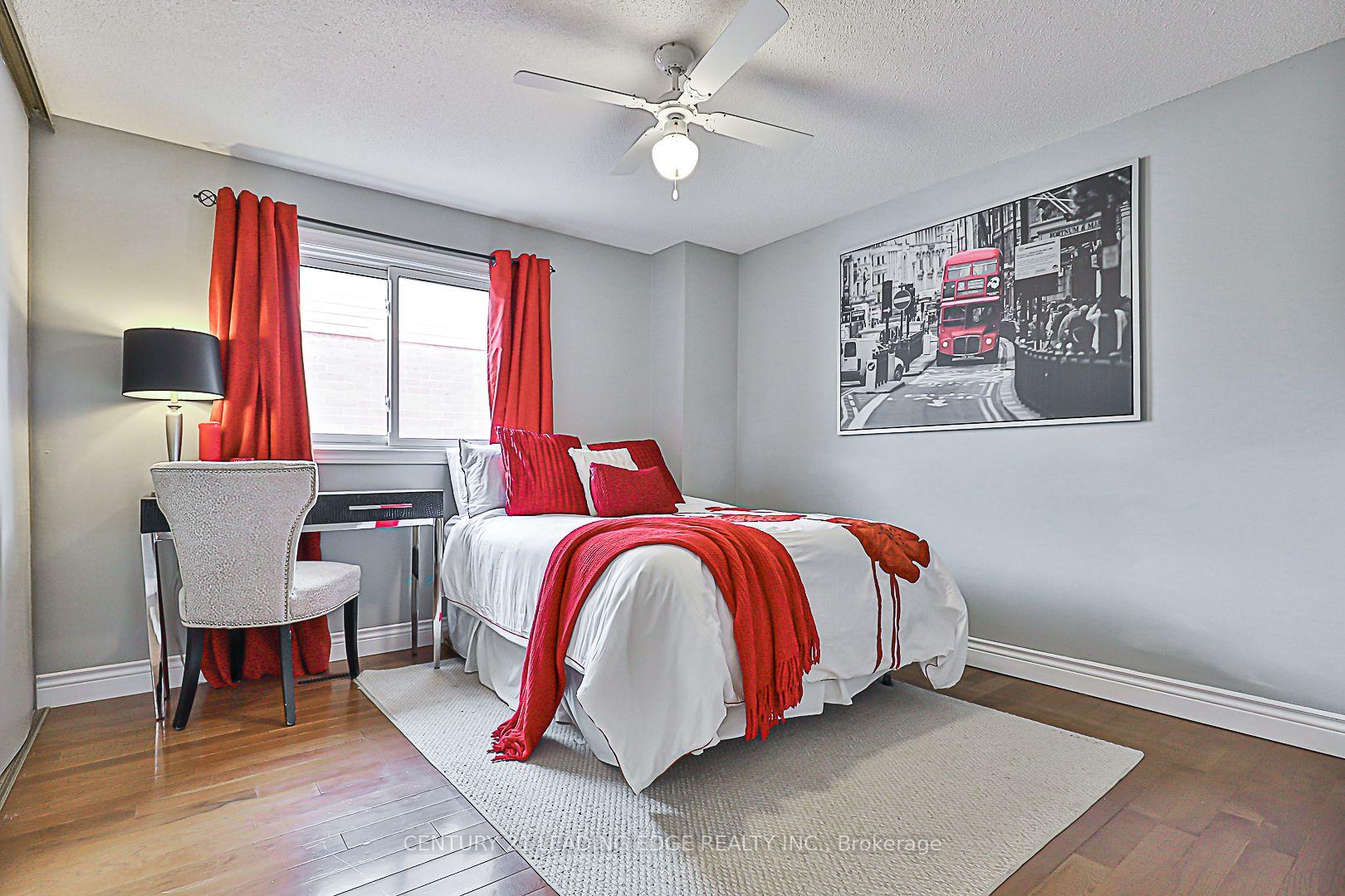 Photo 25 of 724 Barnes Crescent, Oshawa, Northglen — HOMEH