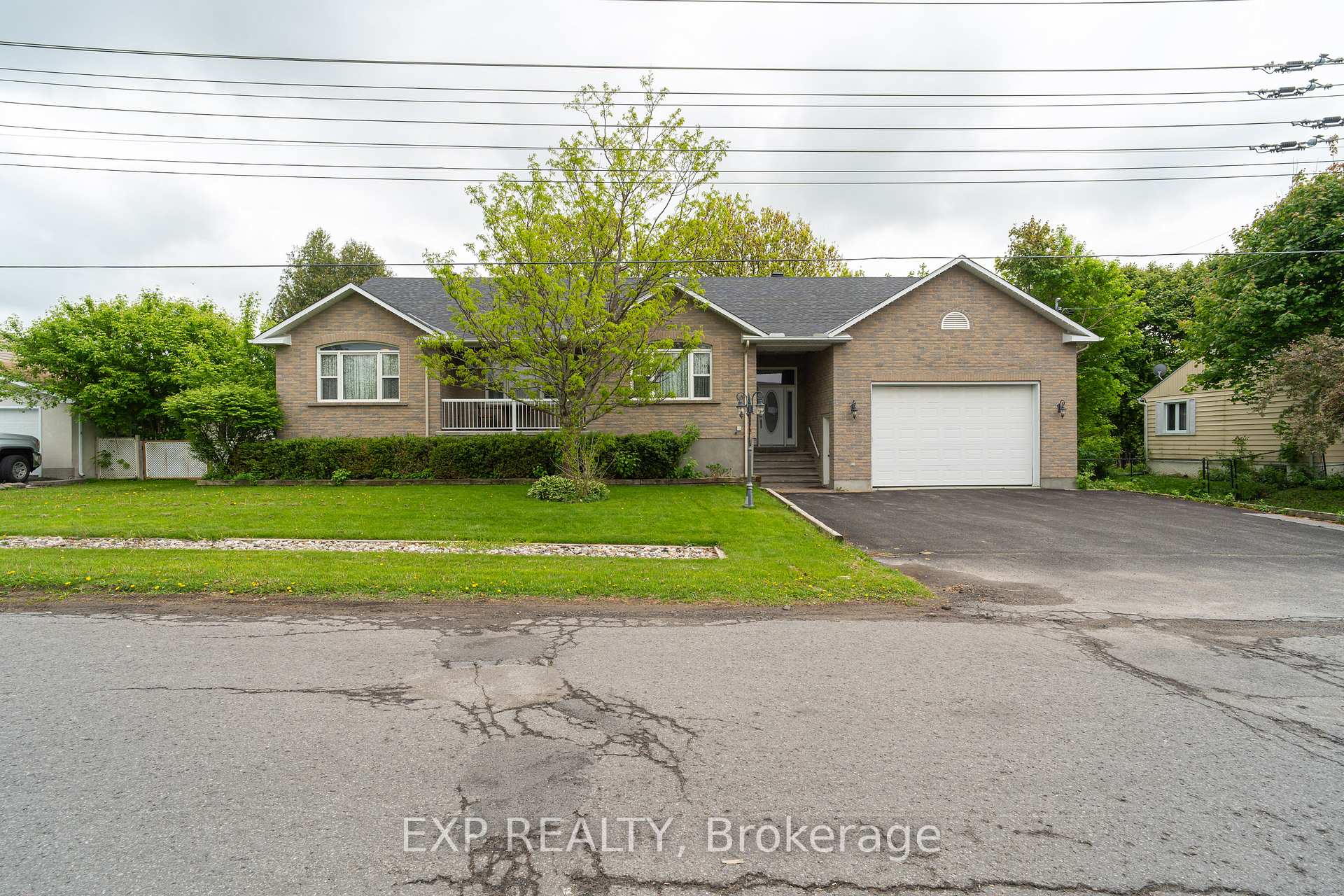 Photo 1 of 58 Withrow Avenue E, Ottawa, Meadowlands/St. Claire Gardens — HOMEH