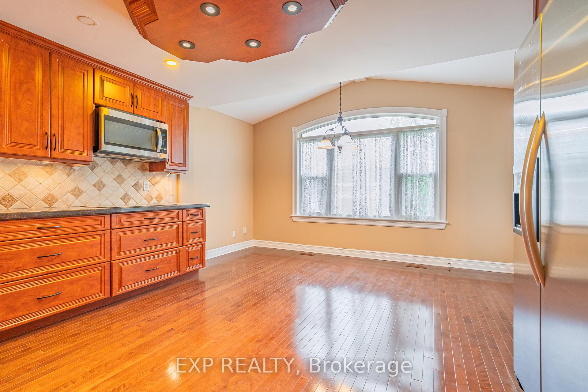 Photo 7 of 58 Withrow Avenue E, Ottawa, Meadowlands/St. Claire Gardens — HOMEH