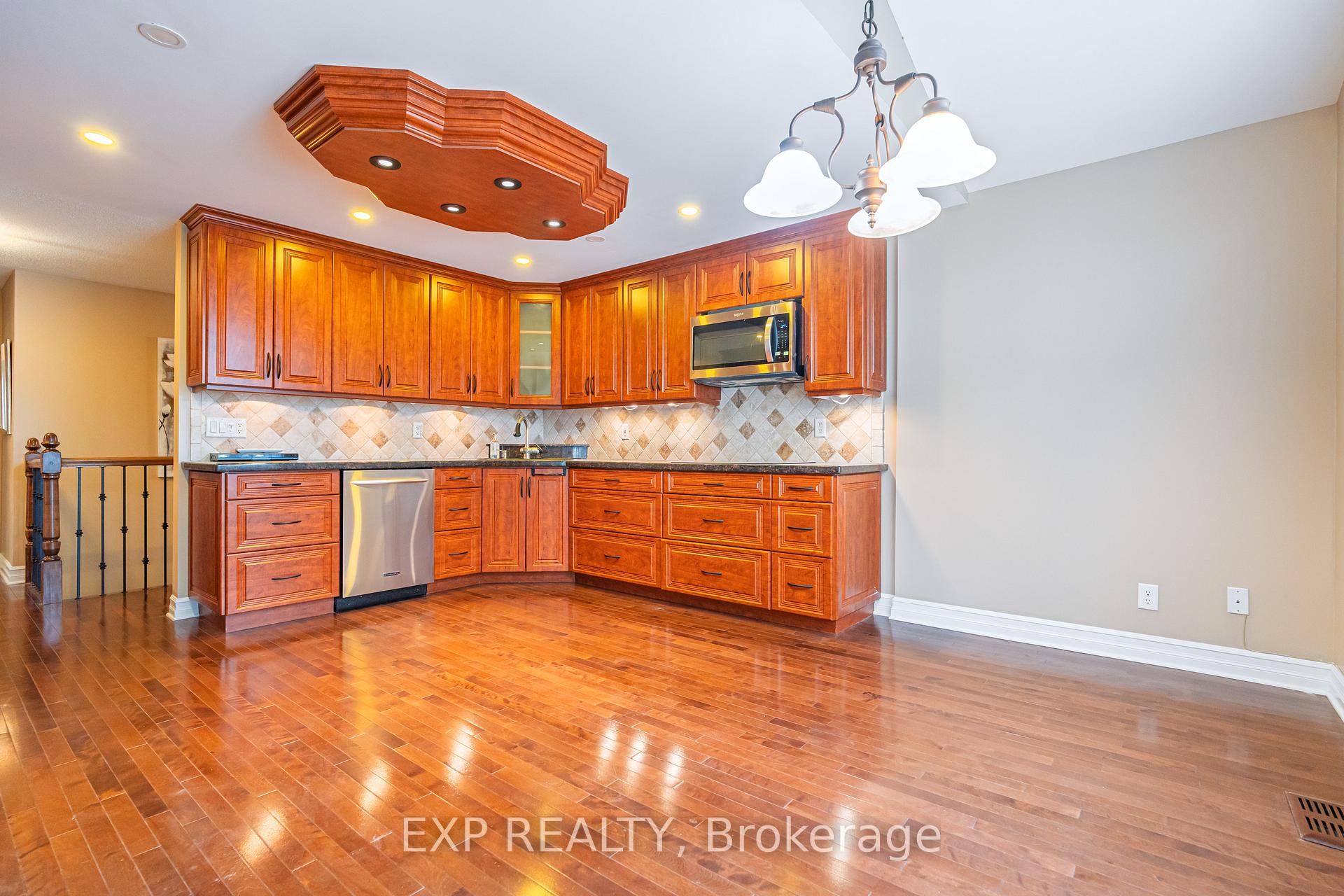 Photo 14 of 58 Withrow Avenue E, Ottawa, Meadowlands/St. Claire Gardens — HOMEH