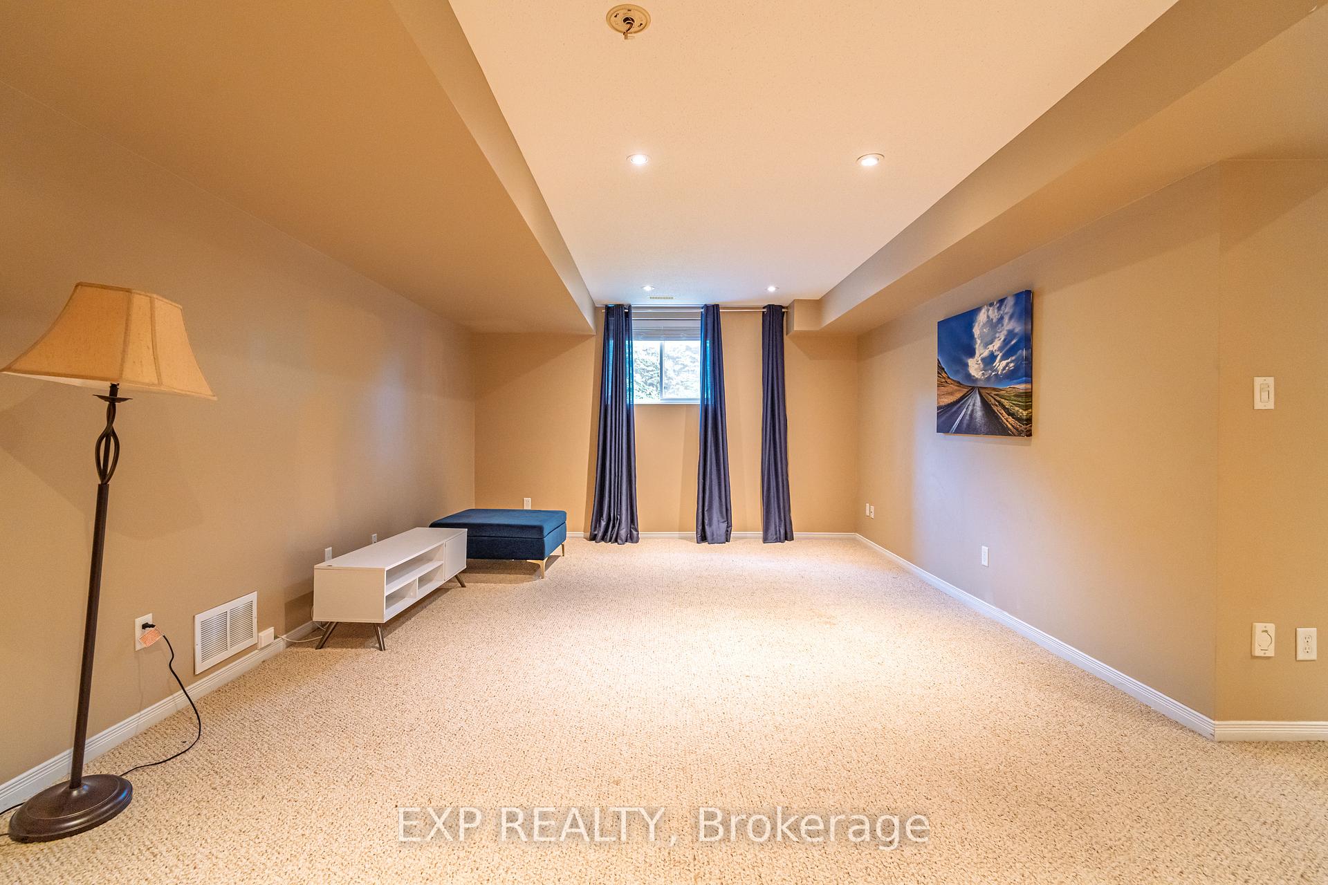 Photo 4 of 58 Withrow Avenue E, Ottawa, Meadowlands/St. Claire Gardens — HOMEH