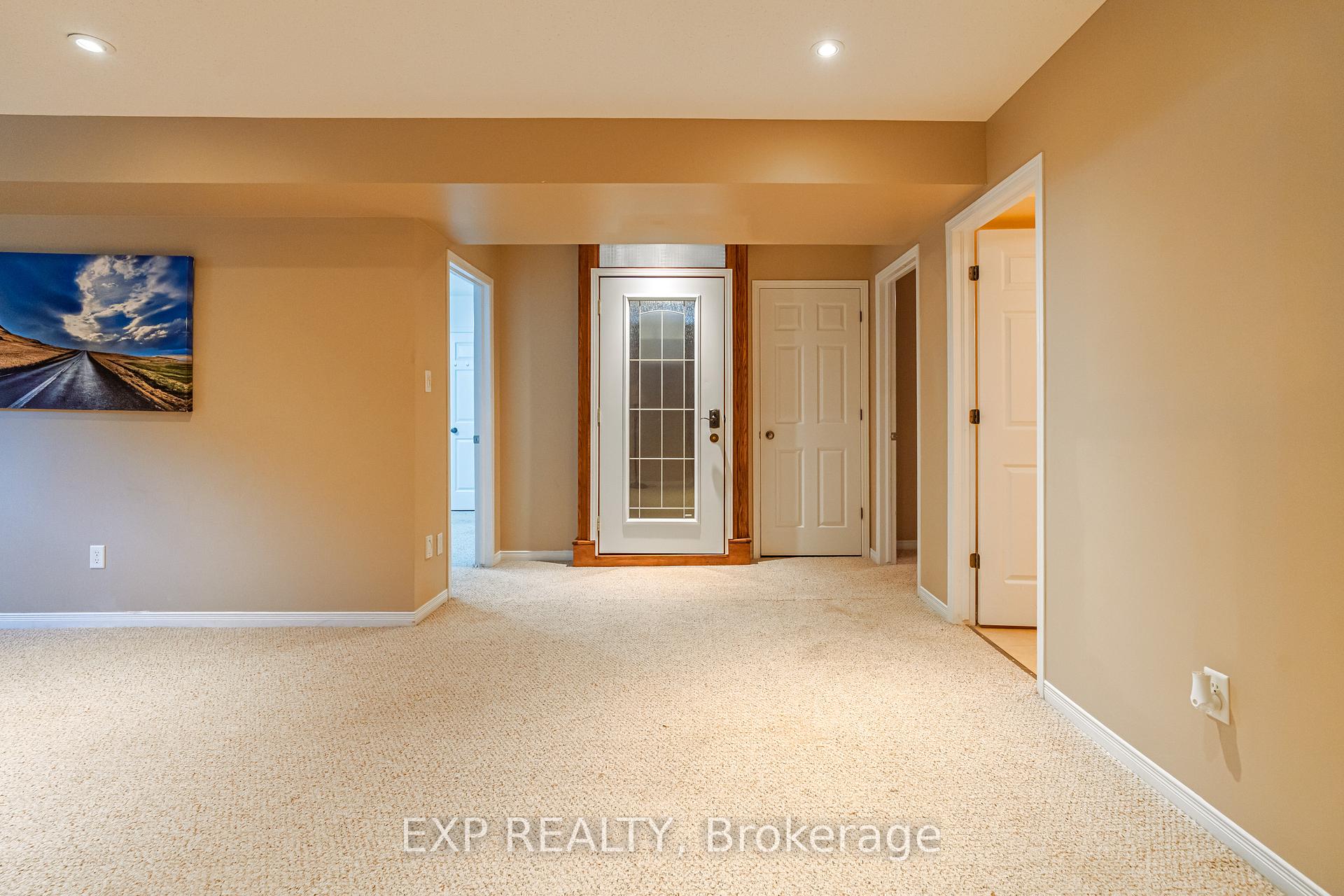 Photo 6 of 58 Withrow Avenue E, Ottawa, Meadowlands/St. Claire Gardens — HOMEH