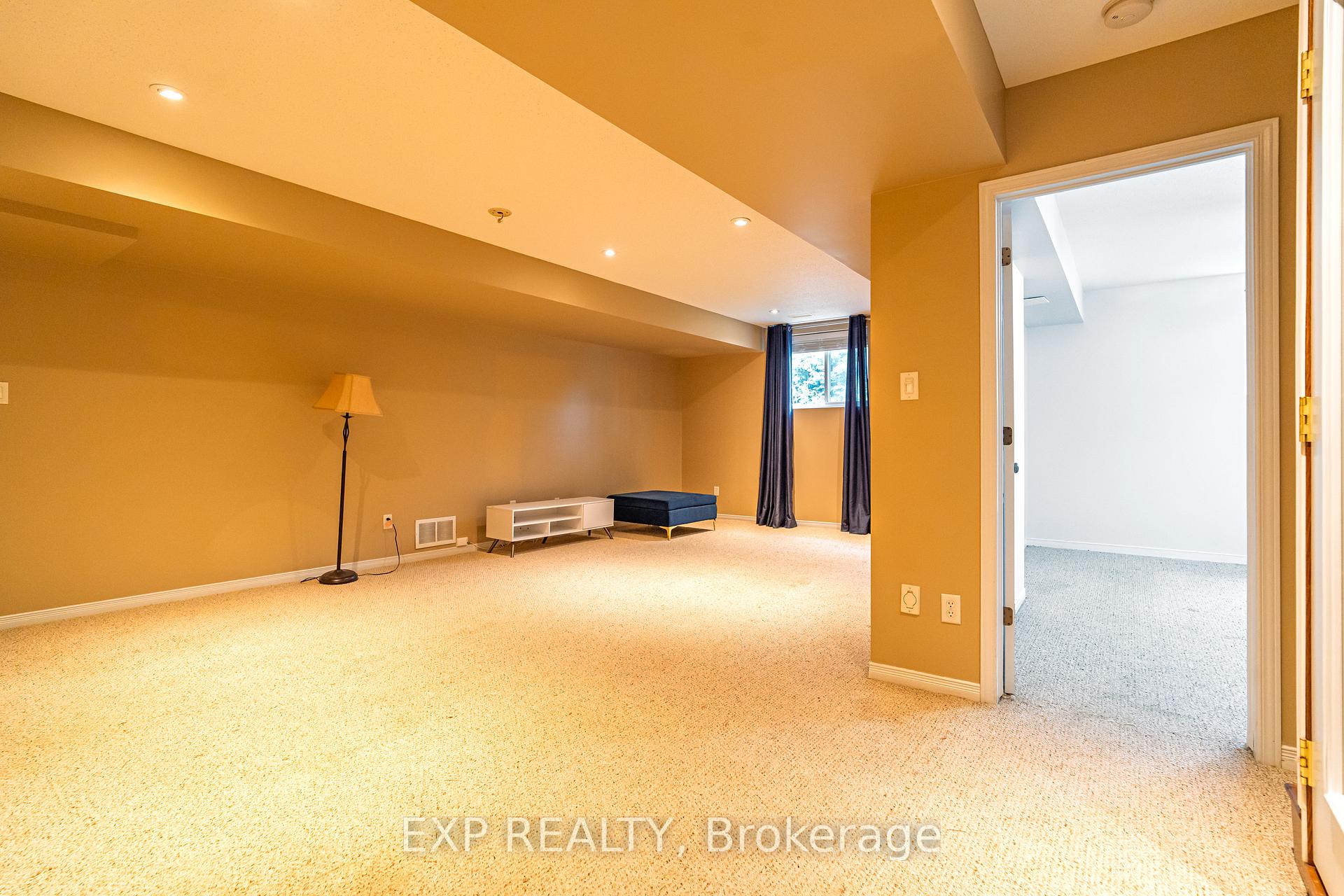 Photo 24 of 58 Withrow Avenue E, Ottawa, Meadowlands/St. Claire Gardens — HOMEH