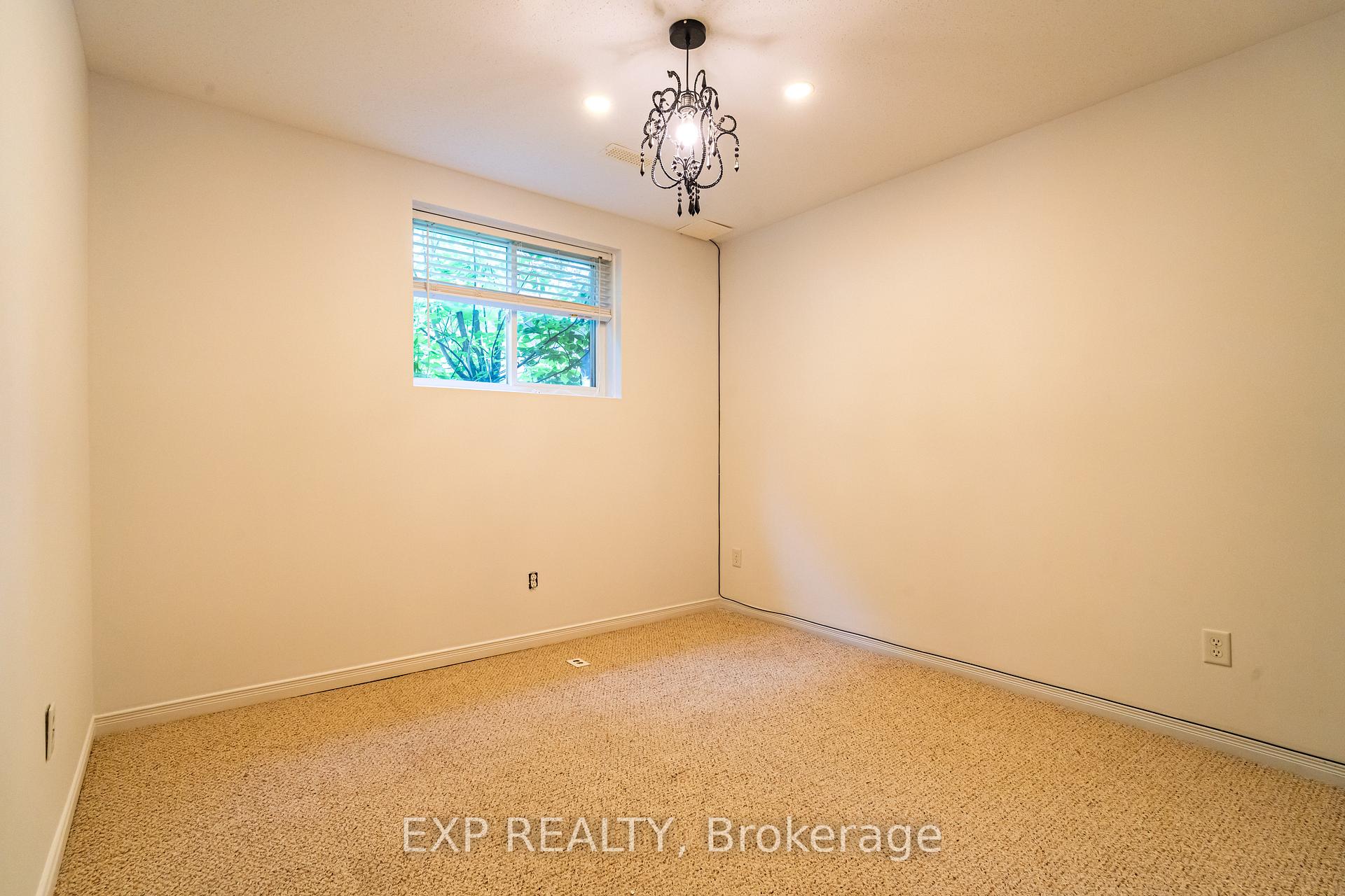 Photo 16 of 58 Withrow Avenue E, Ottawa, Meadowlands/St. Claire Gardens — HOMEH