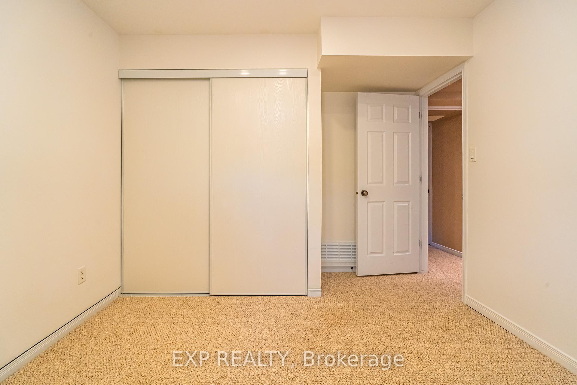 Photo 23 of 58 Withrow Avenue E, Ottawa, Meadowlands/St. Claire Gardens — HOMEH