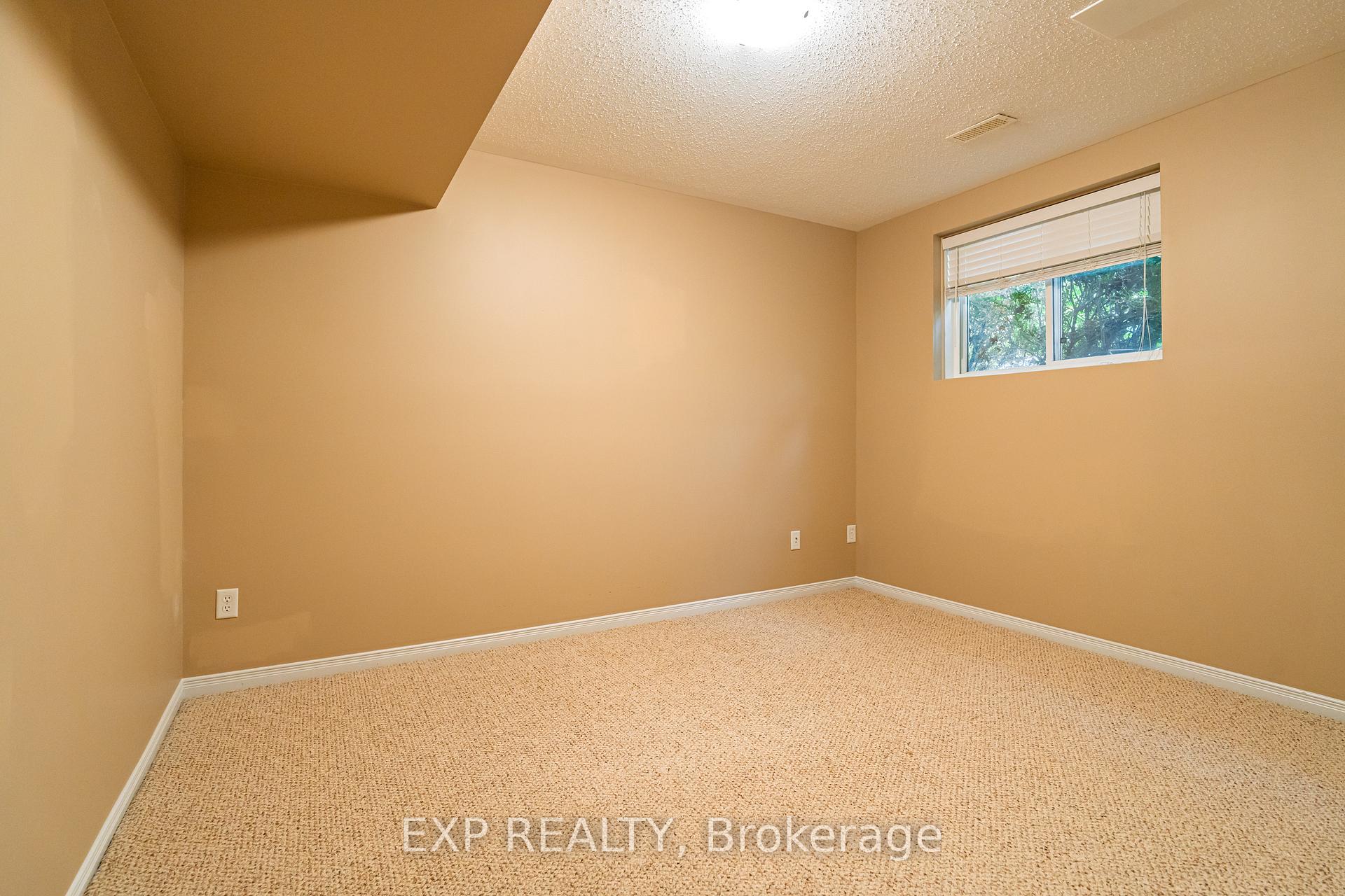 Photo 18 of 58 Withrow Avenue E, Ottawa, Meadowlands/St. Claire Gardens — HOMEH