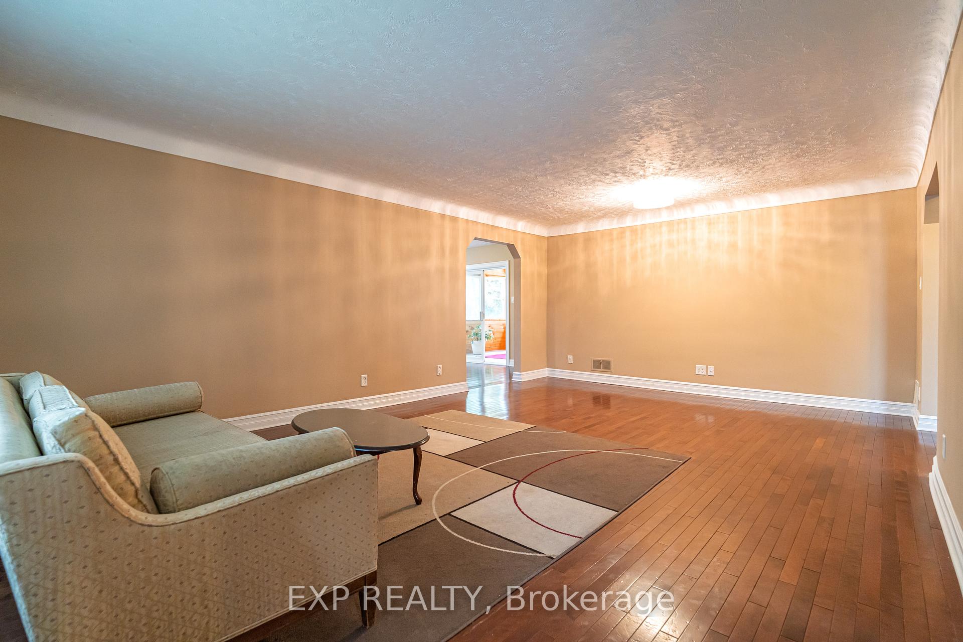 Photo 27 of 58 Withrow Avenue E, Ottawa, Meadowlands/St. Claire Gardens — HOMEH
