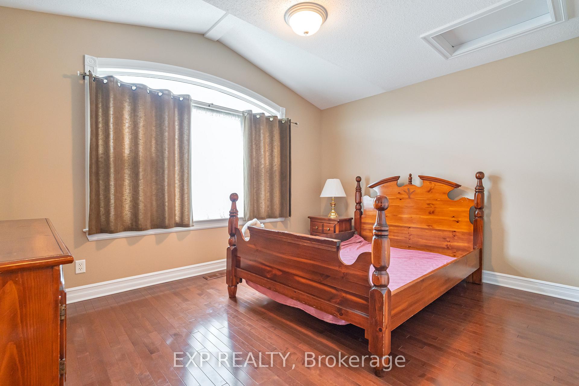 Photo 26 of 58 Withrow Avenue E, Ottawa, Meadowlands/St. Claire Gardens — HOMEH