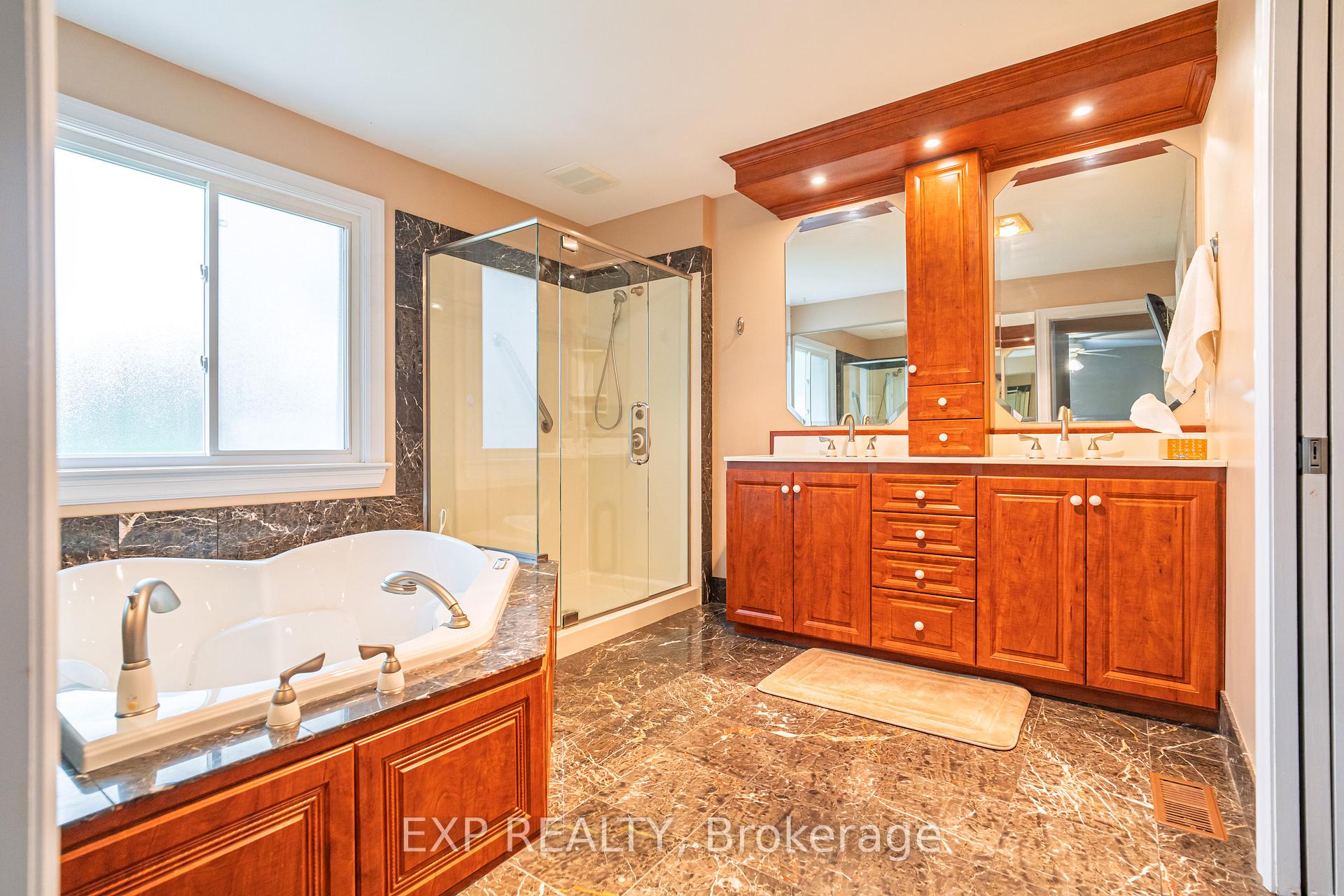 Photo 41 of 58 Withrow Avenue E, Ottawa, Meadowlands/St. Claire Gardens — HOMEH
