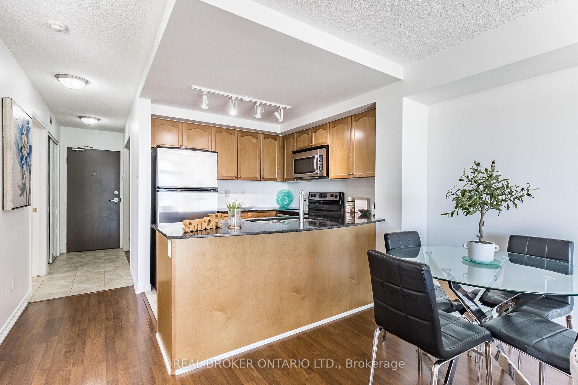 Photo 6 of Unit 907, 9 George Street, Brampton, Downtown Brampton — HOMEH