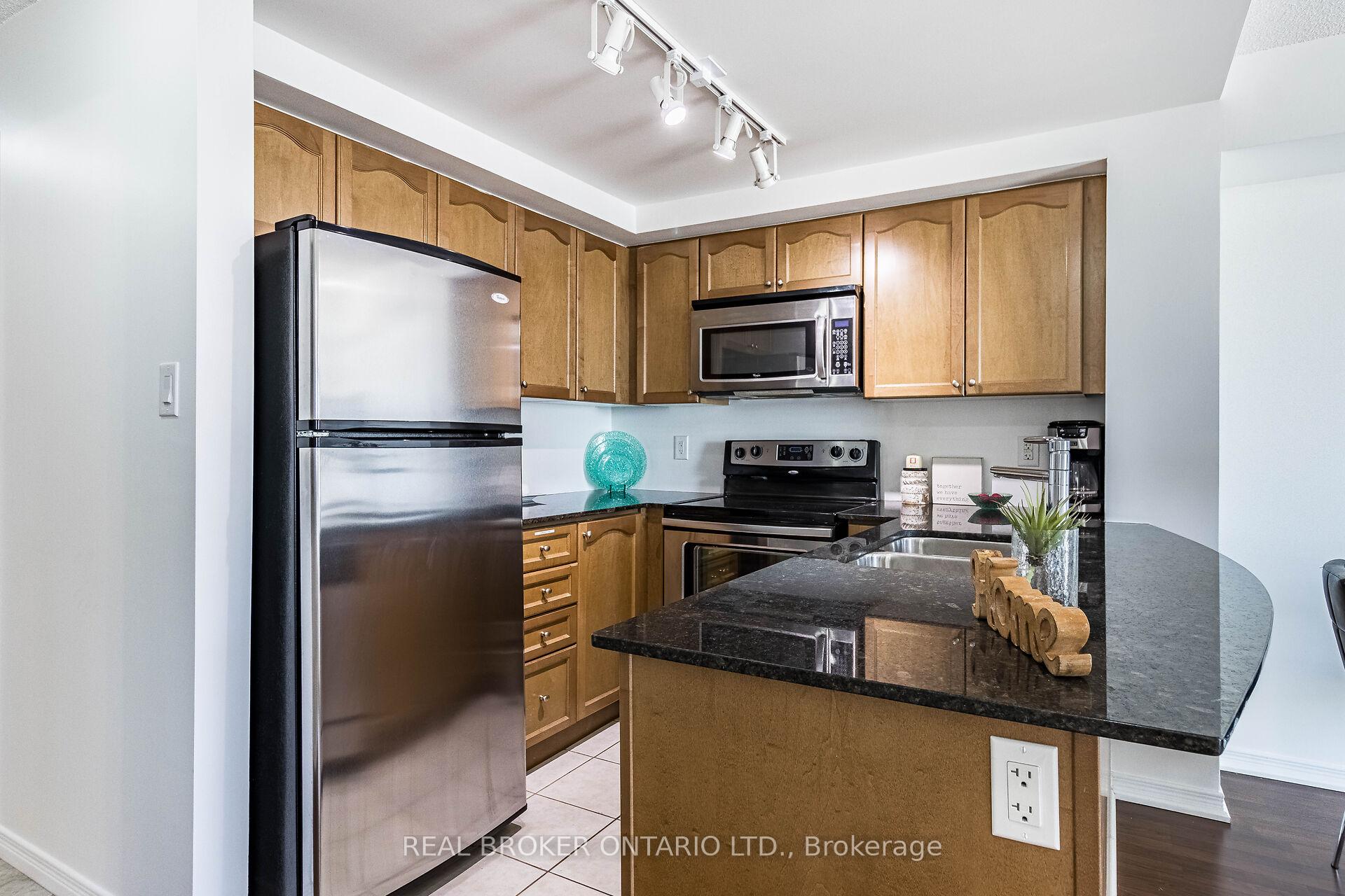 Photo 5 of Unit 907, 9 George Street, Brampton, Downtown Brampton — HOMEH